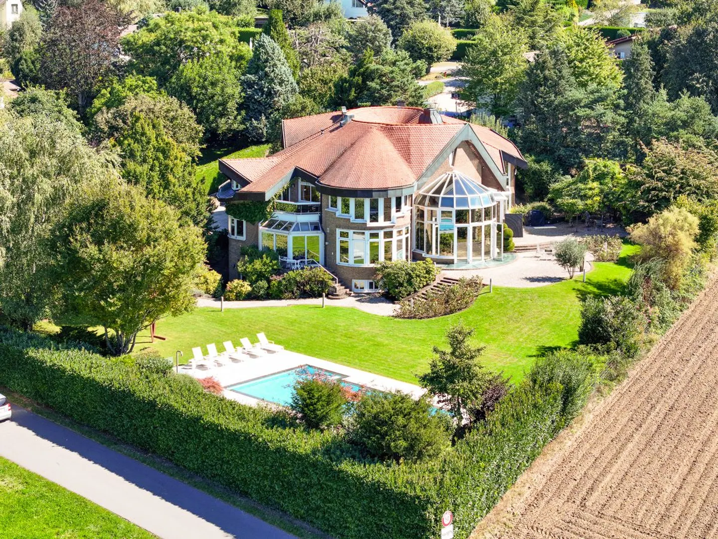 Sublime Architektenvilla am Stadtrand von Lausanne - Foto 4 von 13