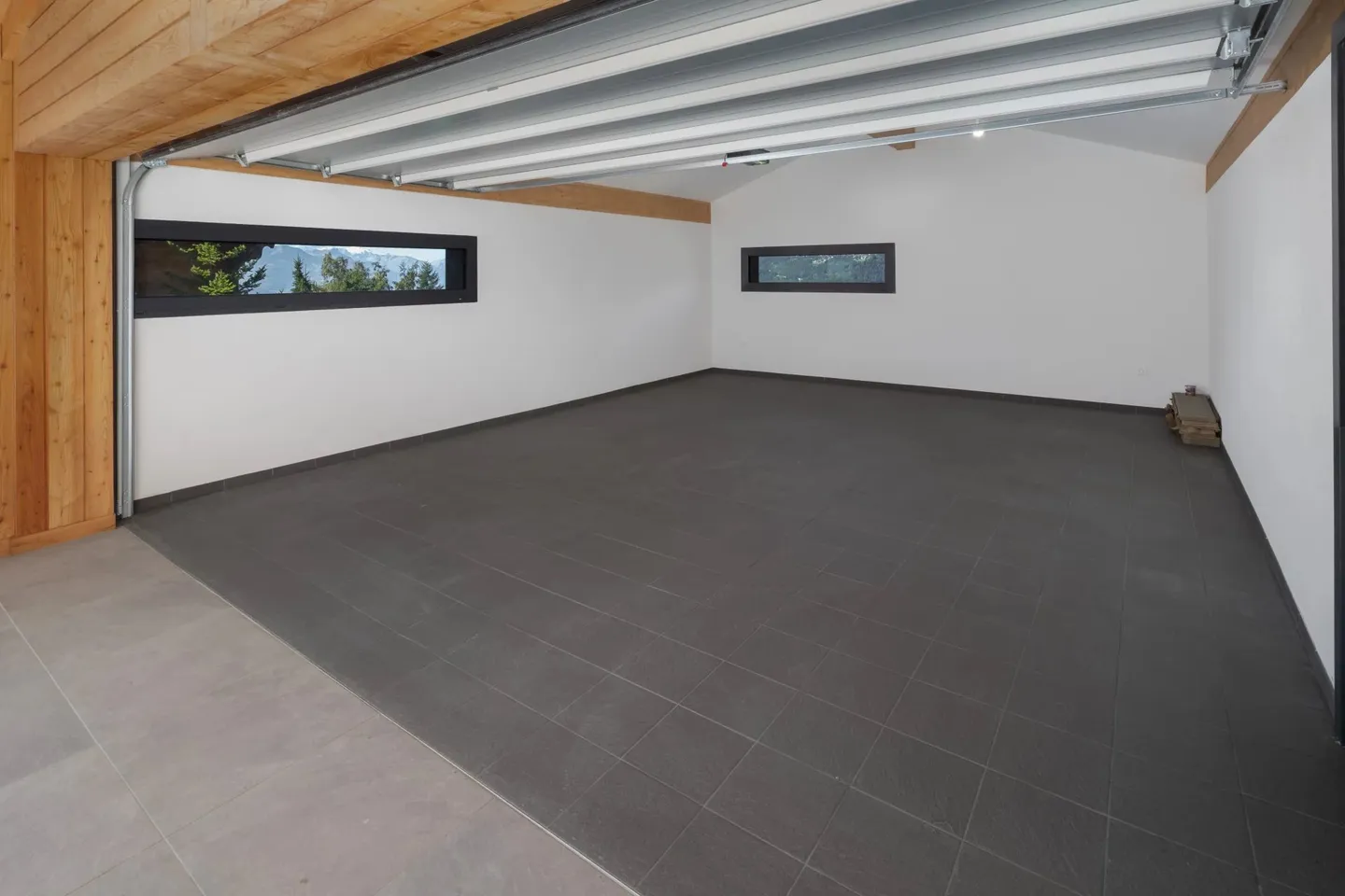 Exceptional 5.5-room chalet in Crans-Montana - Stunning view and jacuzzi - Photo 49 of 49