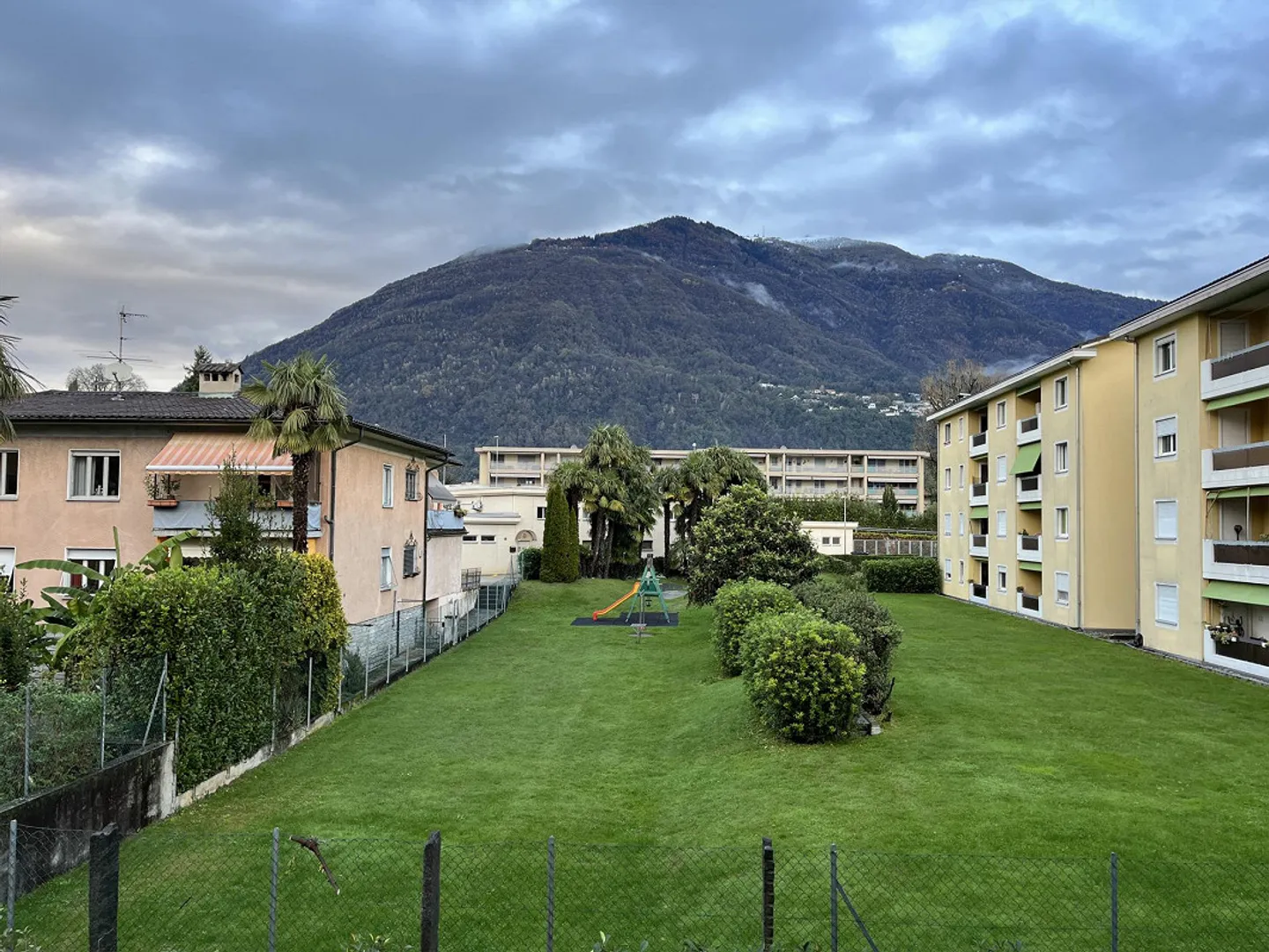 Moderno appartamento di 3,5 stanze in un quartiere tranquillo - Foto 2 di 22
