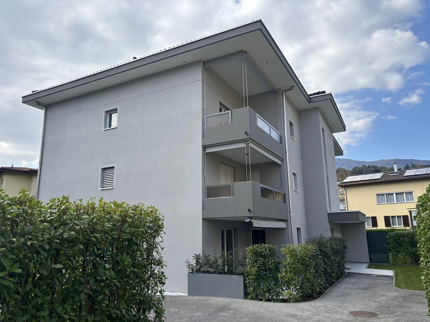 Moderno appartamento di 3,5 stanze in un quartiere tranquillo - Foto 3 di 22