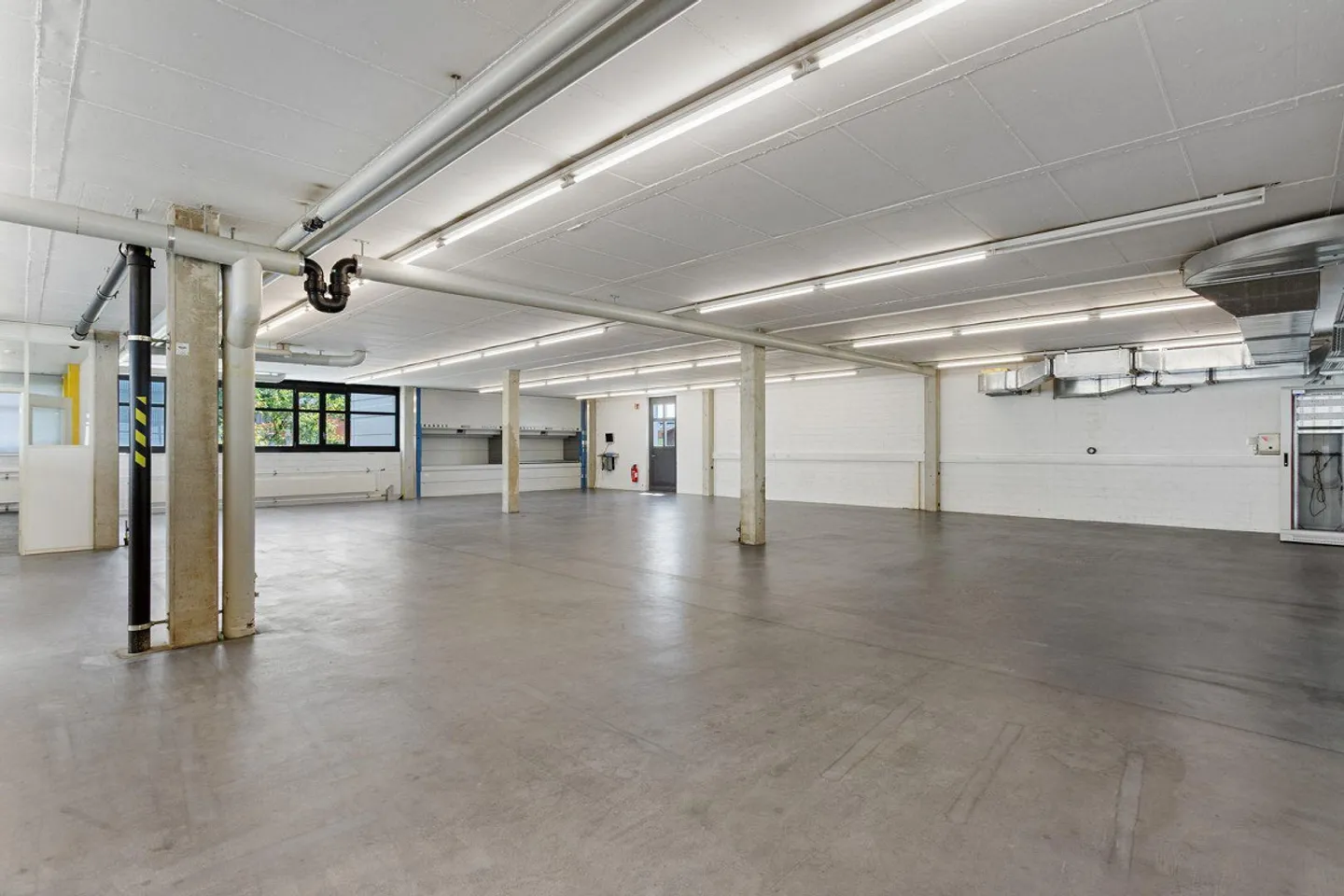 Spazi commerciali e per uffici versatili con oltre 1.150 m² di superficie utile - Foto 14 di 17