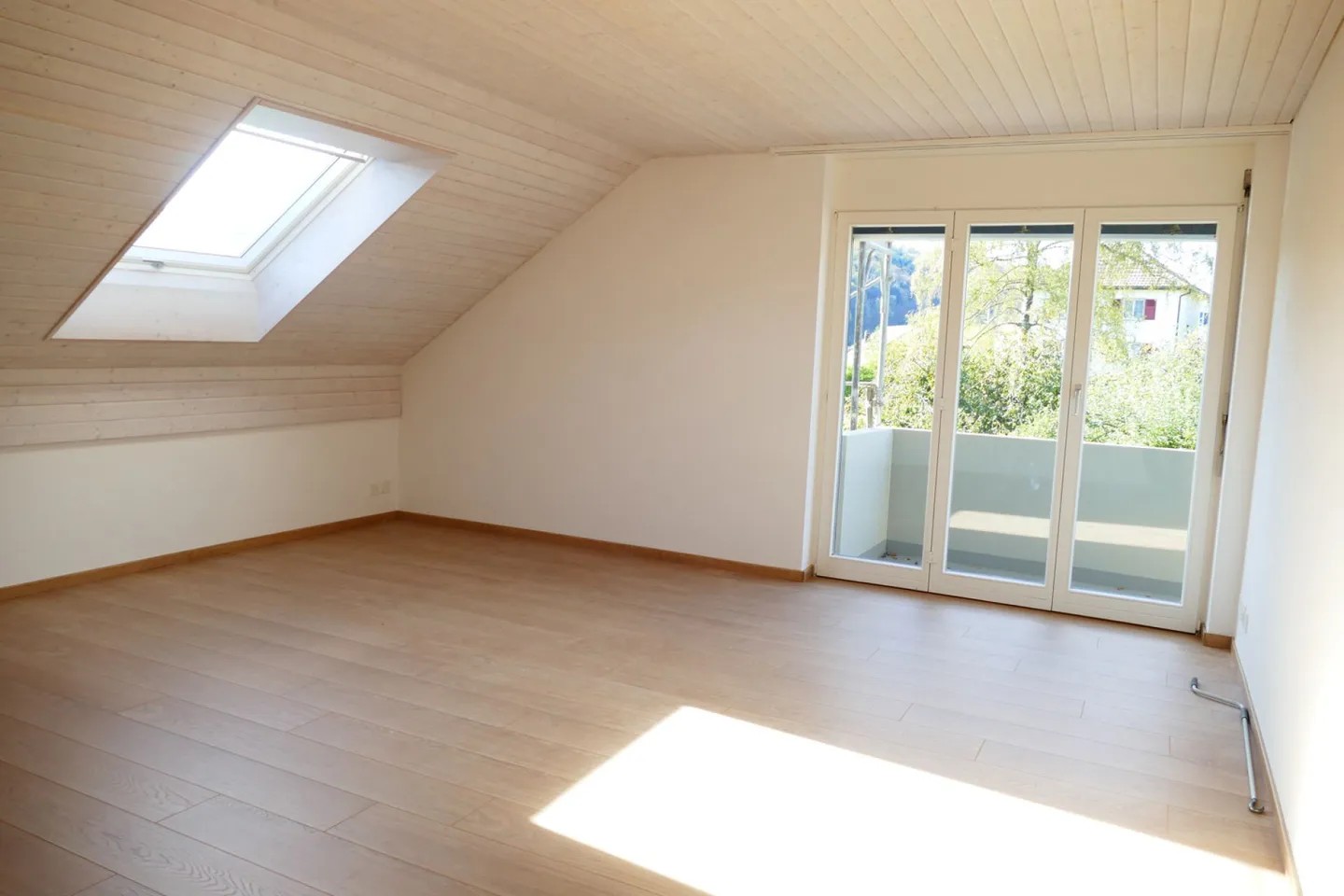 Appartamento mansardato 3.5 locali "uf der Flue 8" - Foto 1 di 10