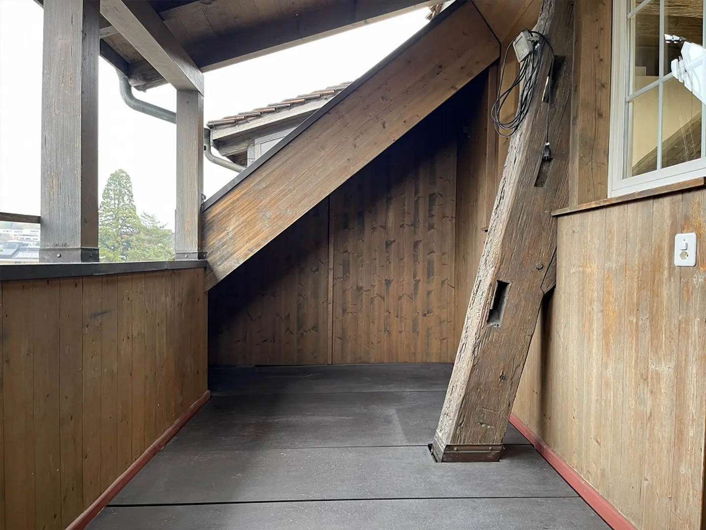 Appartamento duplex di 4,5 stanze parzialmente ristrutturato nel cuore di Sissach - Foto 3 di 22