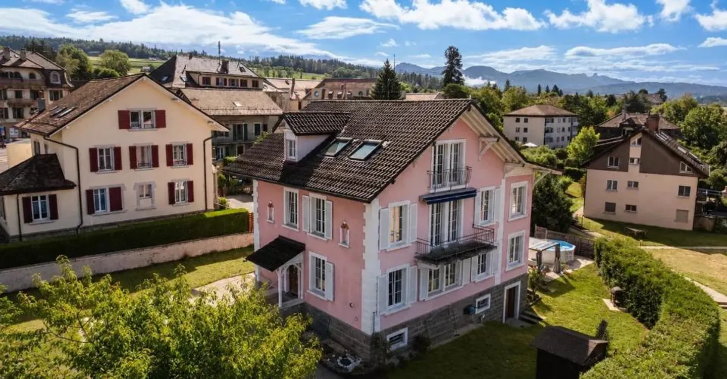 Maison familiale charmante avec piscine - Photo 1 sur 12