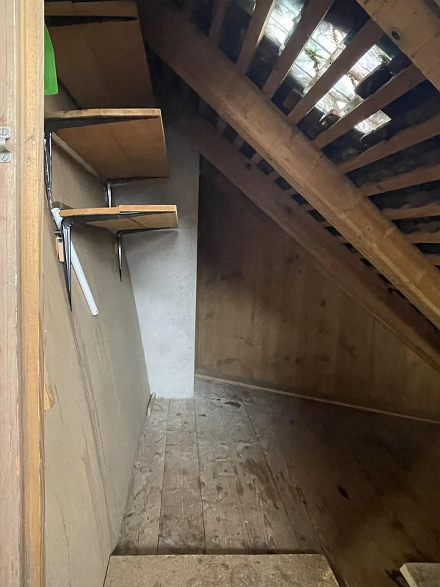 Appartamento duplex di 4,5 stanze parzialmente ristrutturato nel cuore di Sissach - Foto 4 di 22