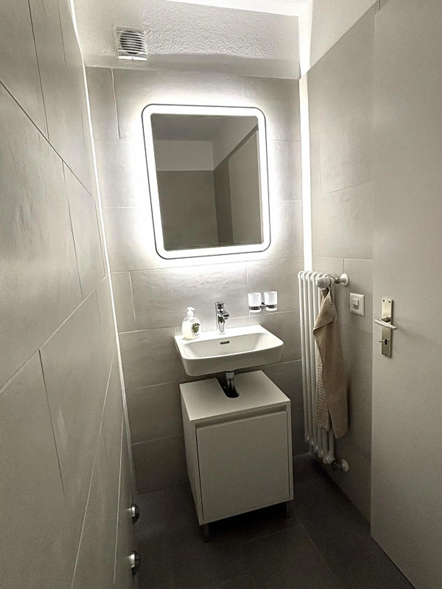 Moderno appartamento di 3,5 stanze in un quartiere tranquillo - Foto 15 di 22