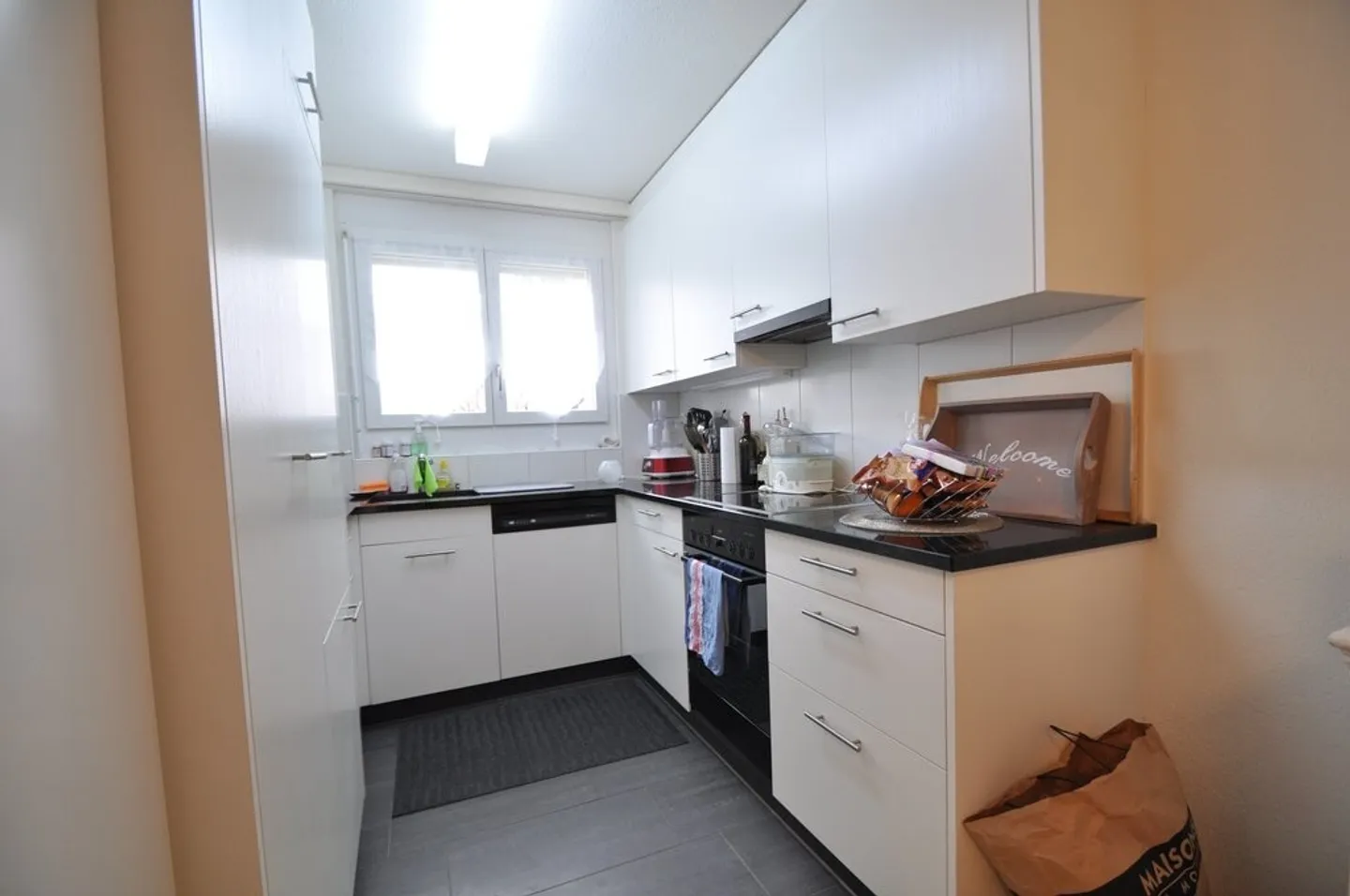 Casa luminosa con balcone e tanto spazio - Foto 4 di 12