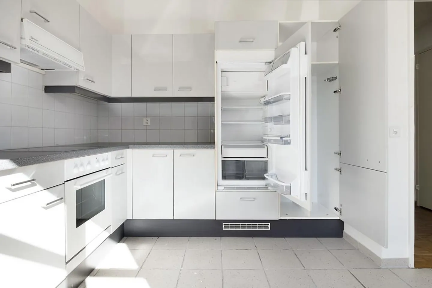 Grosszügige Wohnung mit Balkon - Foto 2 von 17