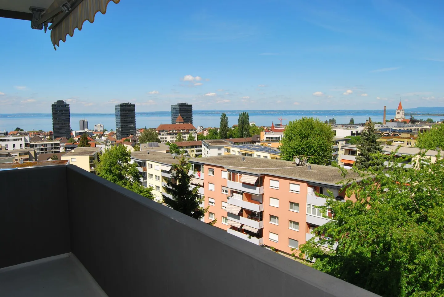 Cozy Lake Apartment is looking for you! - Photo 5 of 11