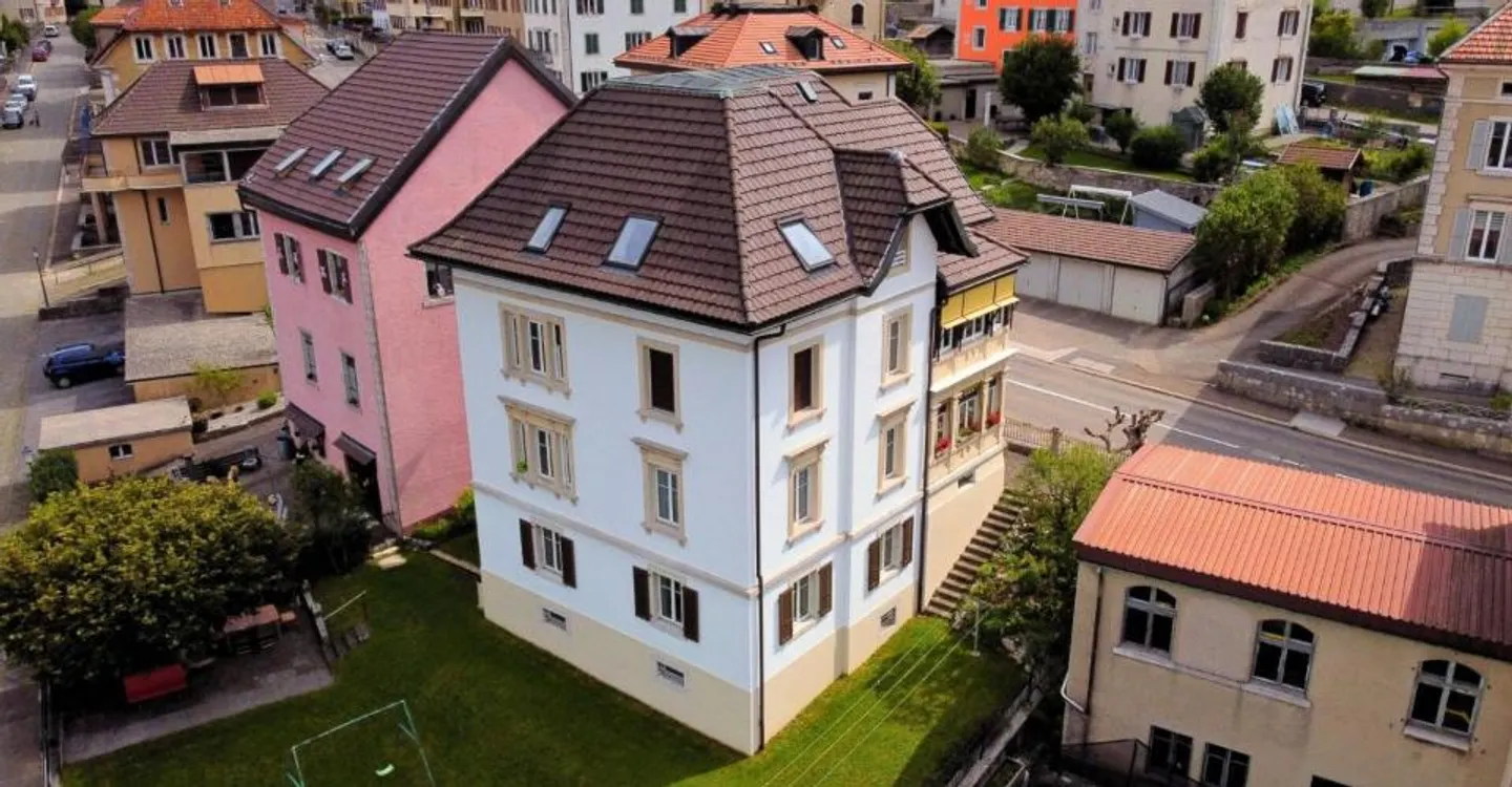 Edificio notevole con vista sul Doubs - Foto 1 di 10
