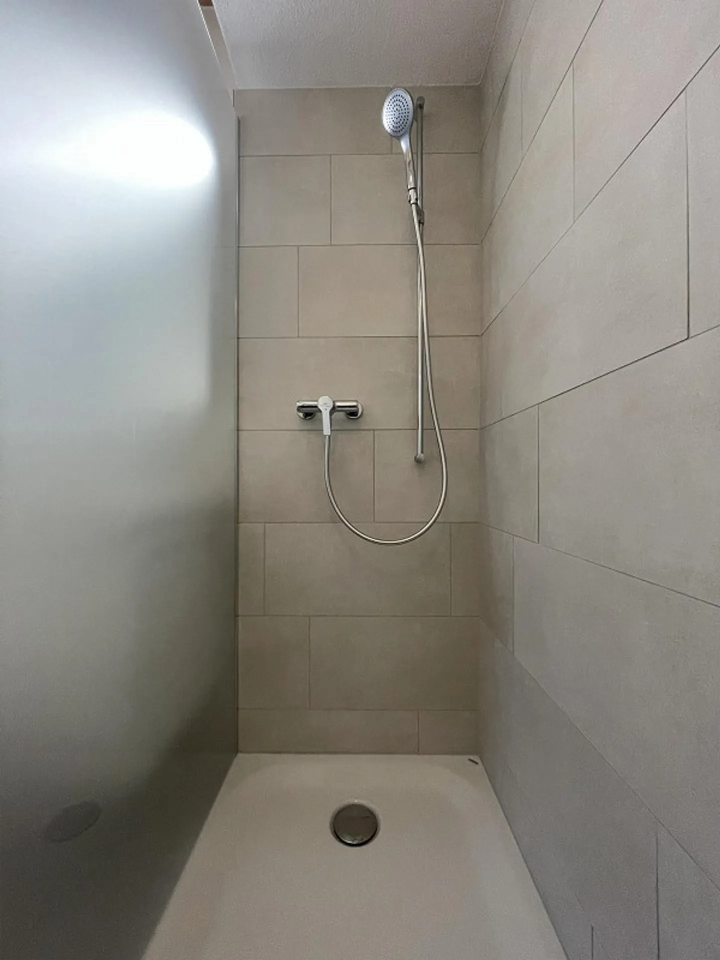 Appartamento duplex di 4,5 stanze parzialmente ristrutturato nel cuore di Sissach - Foto 13 di 22