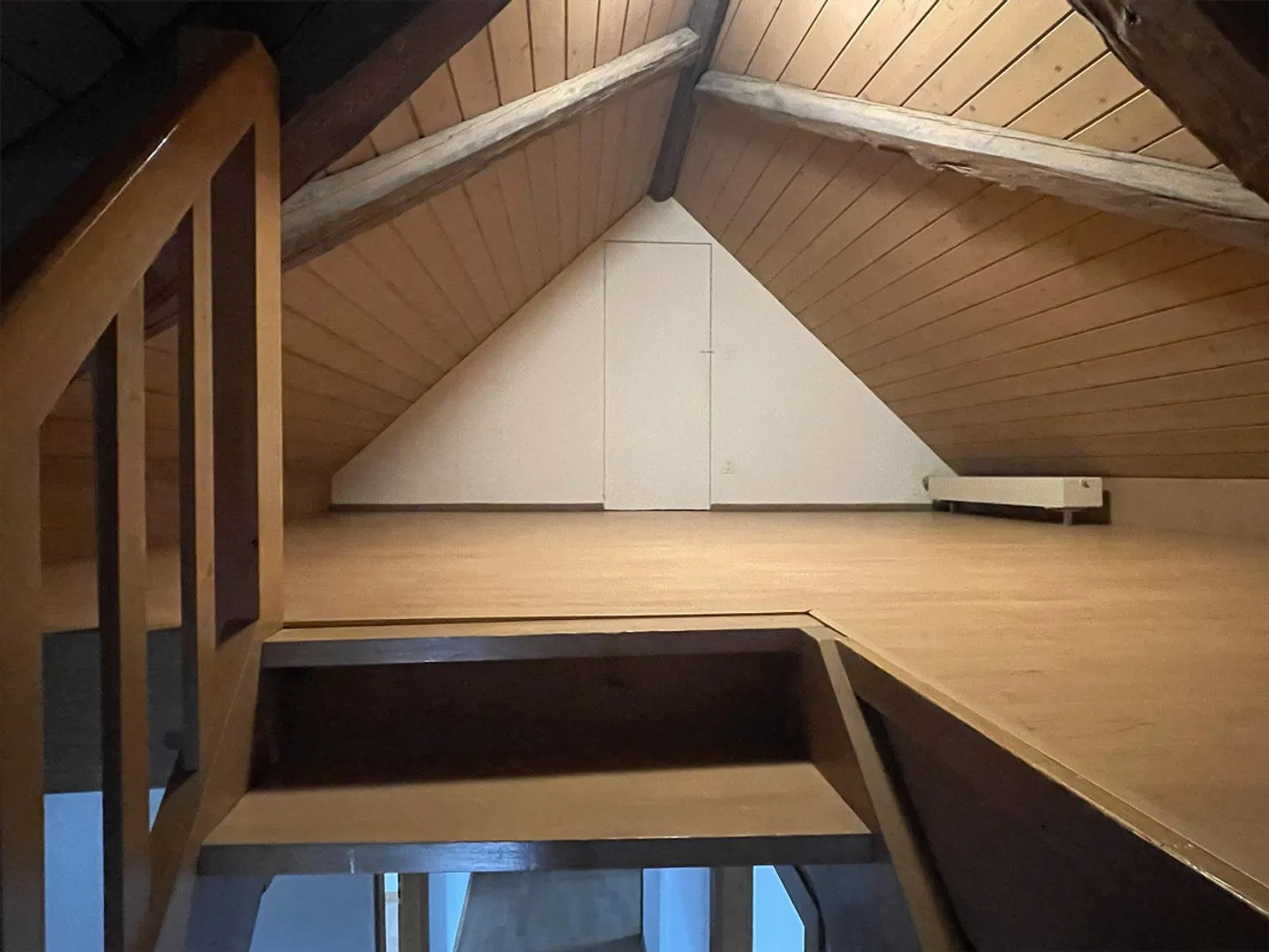 Appartamento duplex di 4,5 stanze parzialmente ristrutturato nel cuore di Sissach - Foto 16 di 22