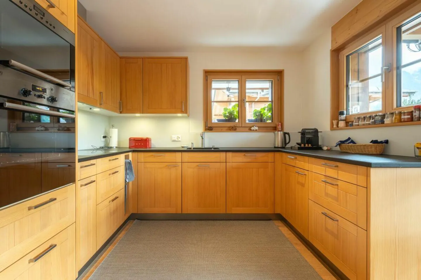 Sonnige 4.5-Zimmer Chalet Wohnung - Foto 6 von 24