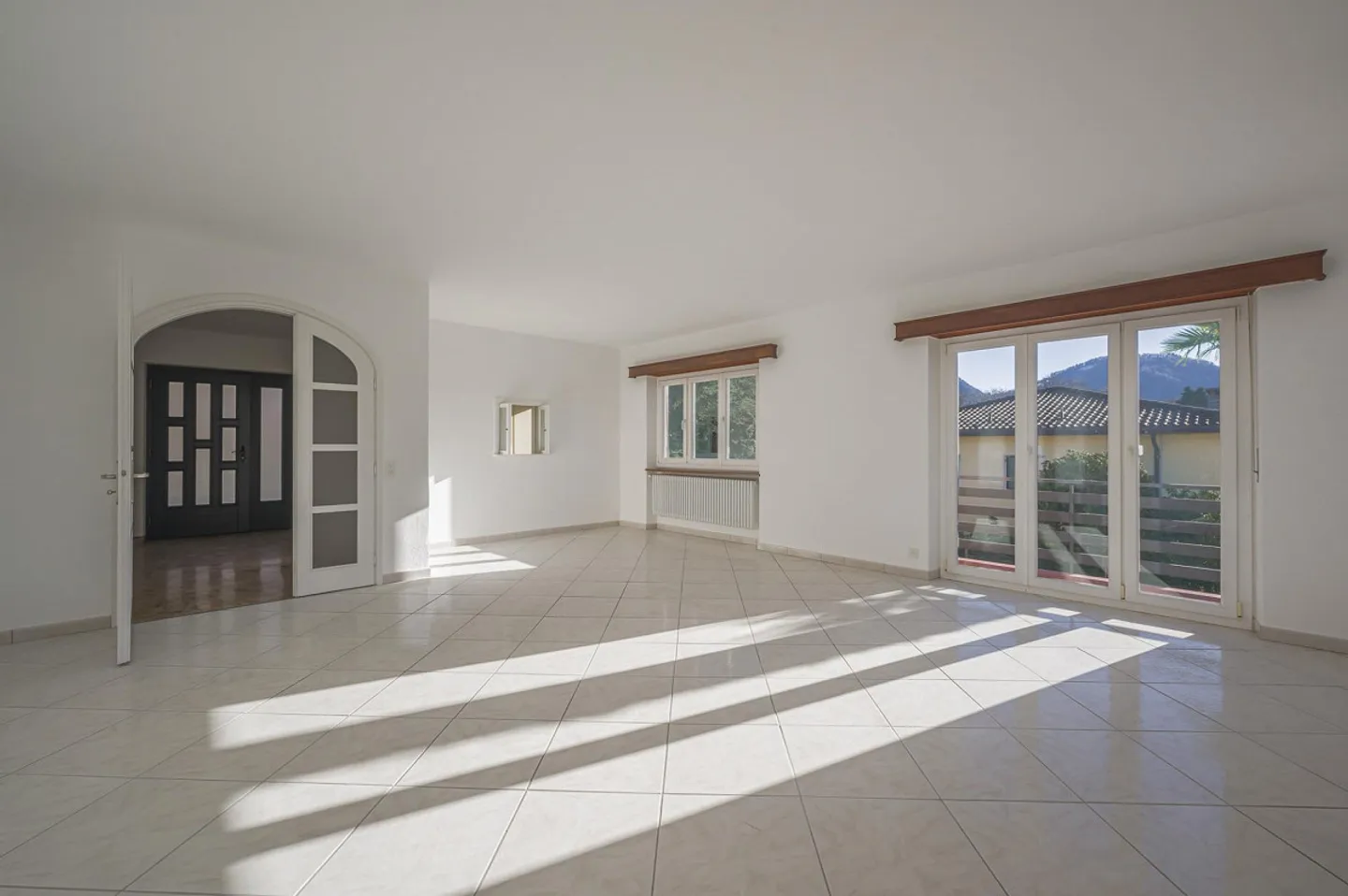 Appartement spacieux avec jardin - Photo 5 sur 13