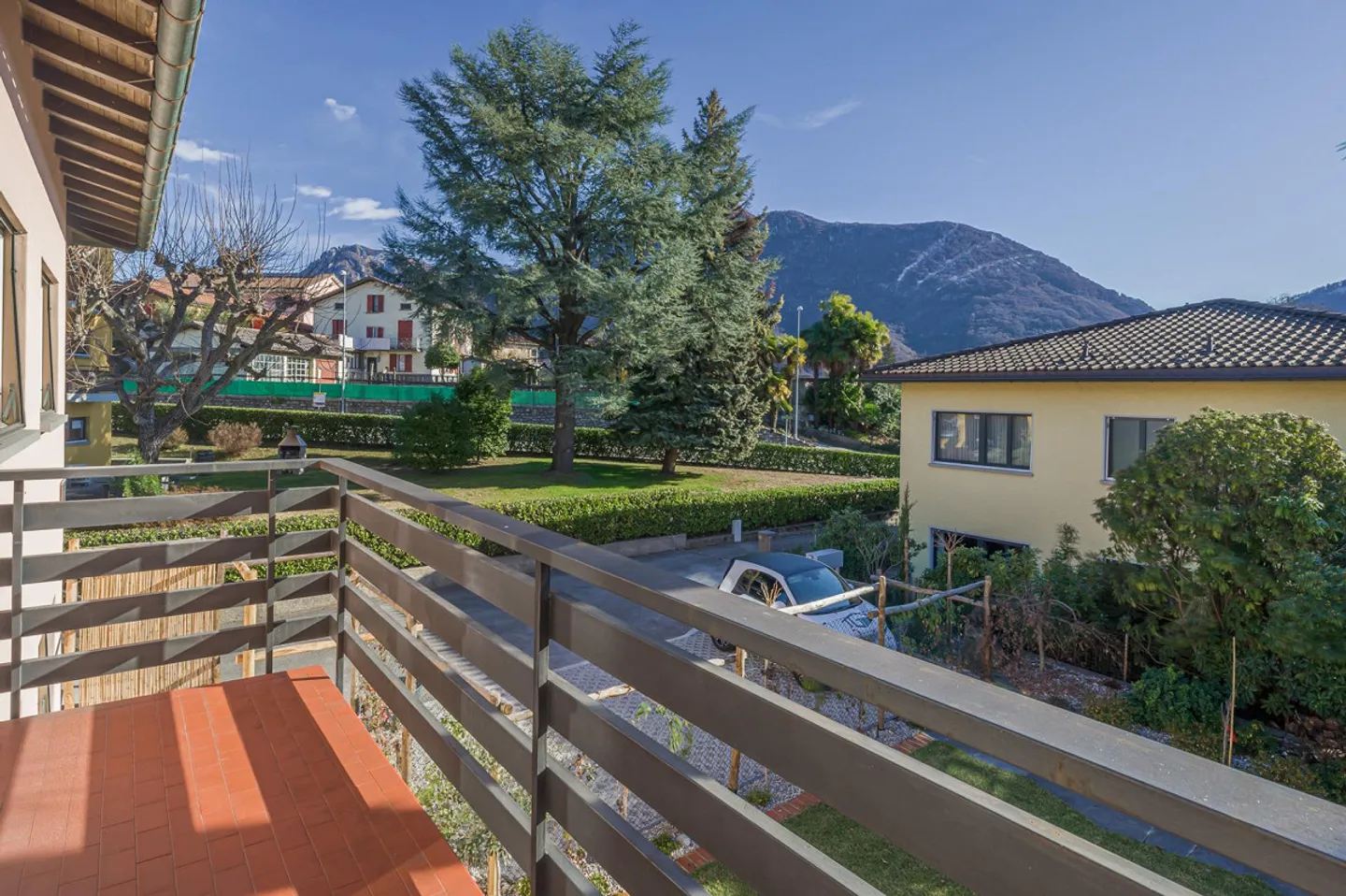 Appartement spacieux avec jardin - Photo 6 sur 13