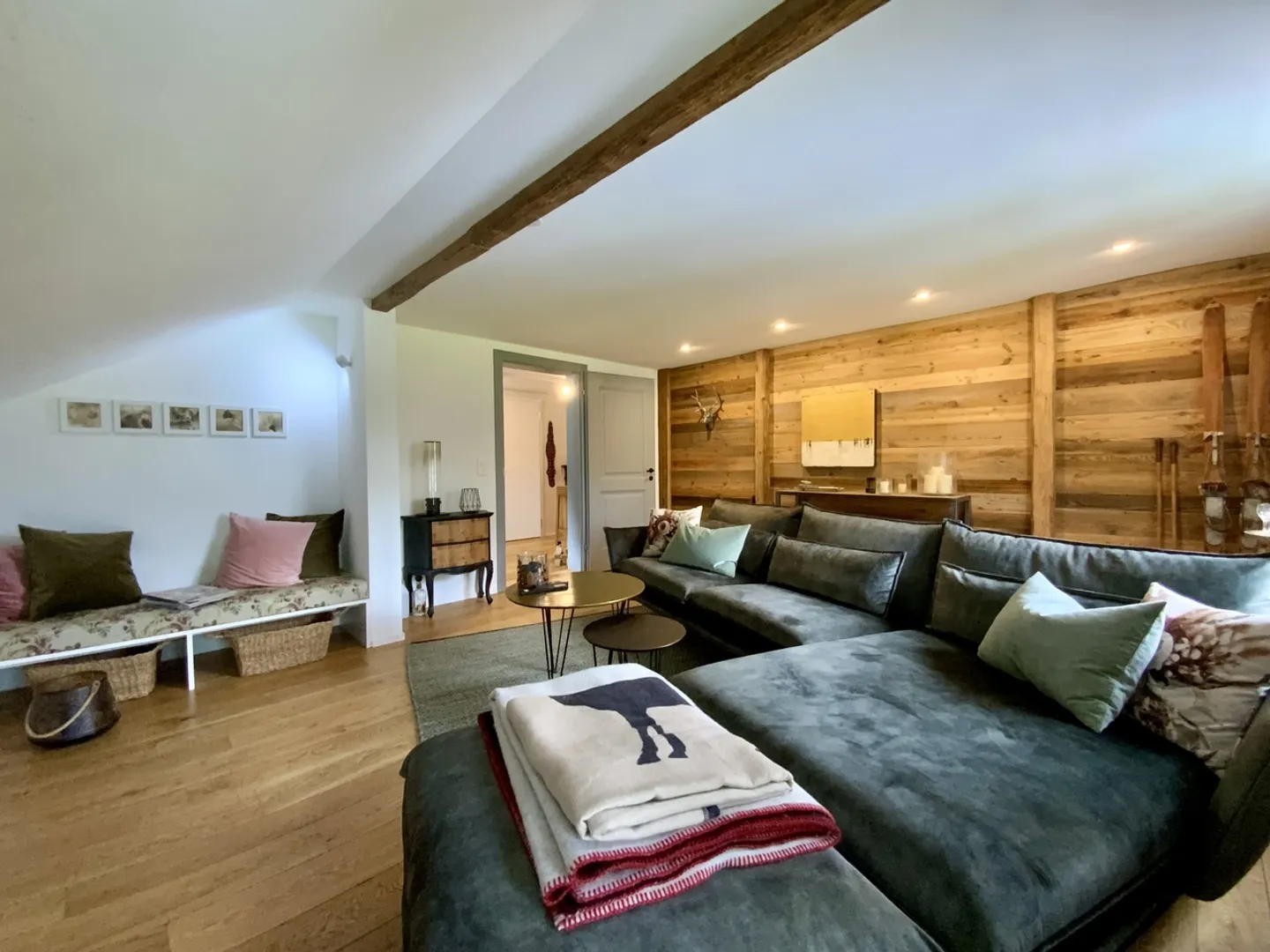 Cozy Retreat with Special Feel-Good Atmosphere - Photo 3 of 10
