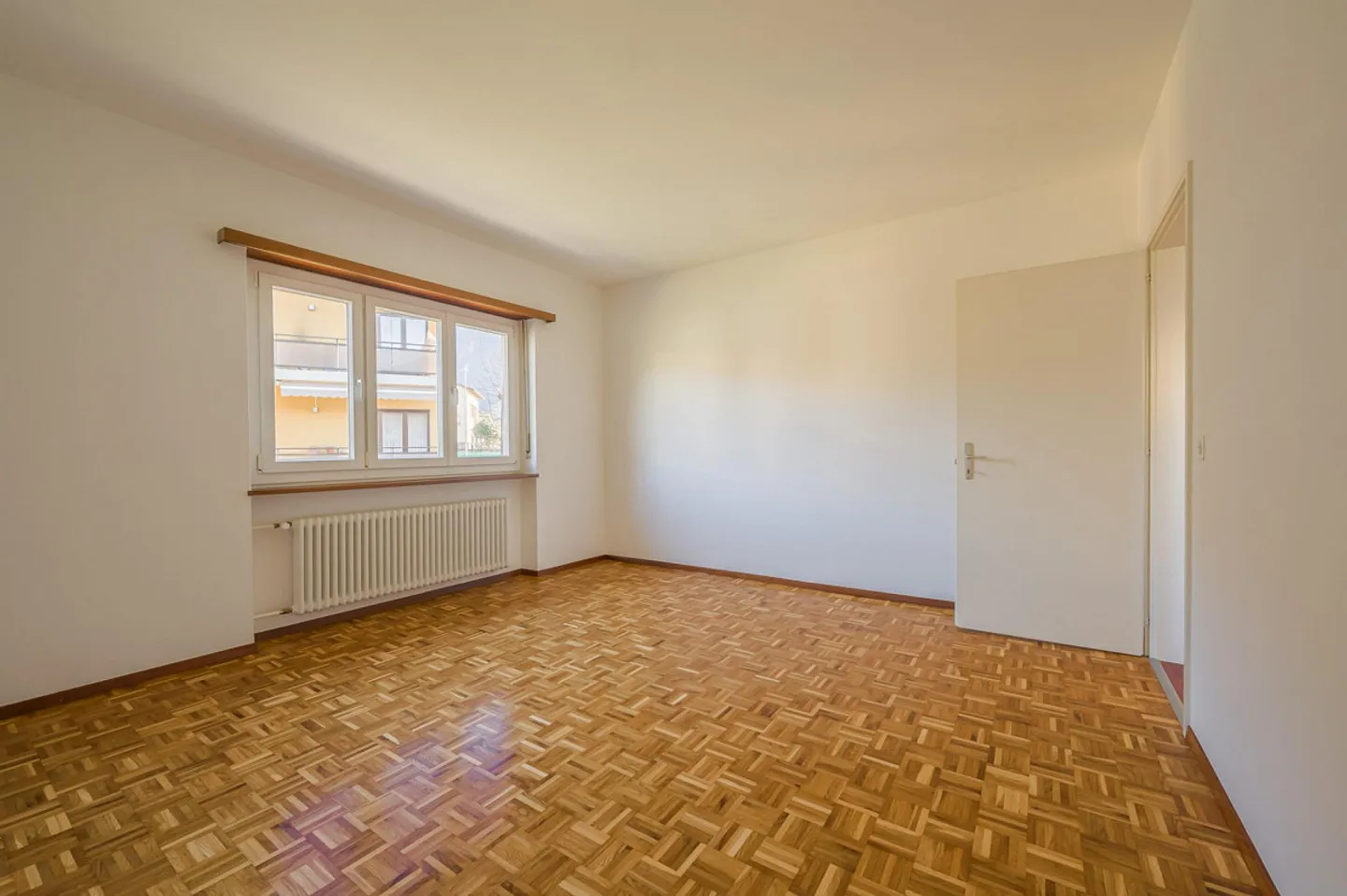 Appartement spacieux avec jardin - Photo 10 sur 13