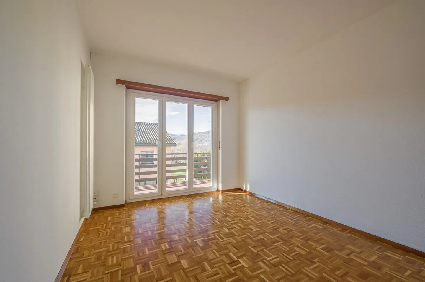 Appartement spacieux avec jardin - Photo 2 sur 13