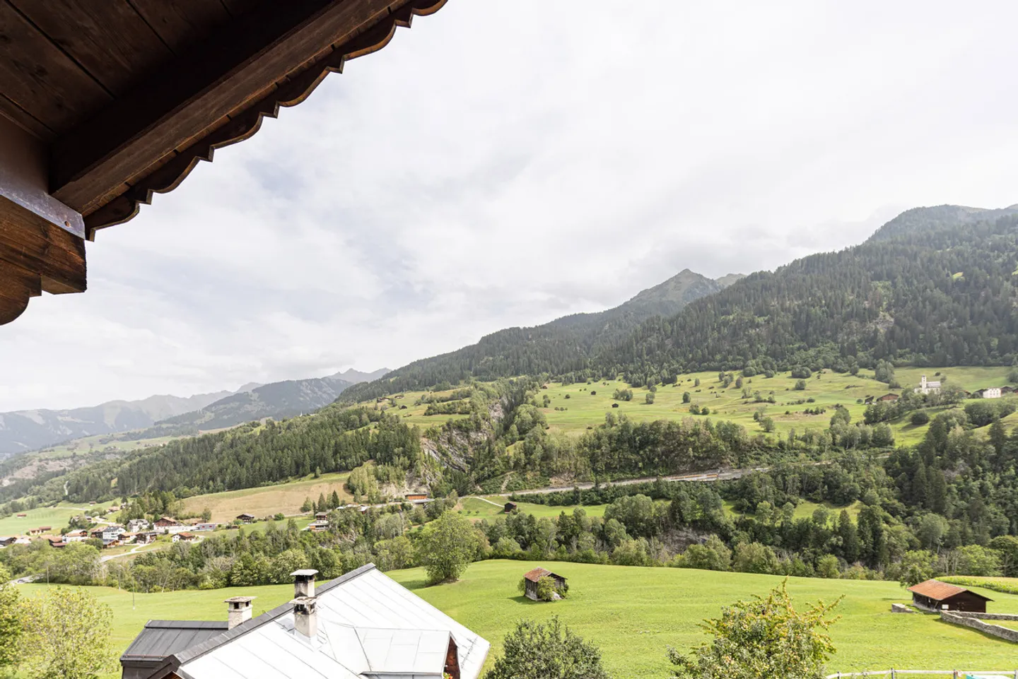 Cozy Retreat with Special Feel-Good Atmosphere - Photo 4 of 10