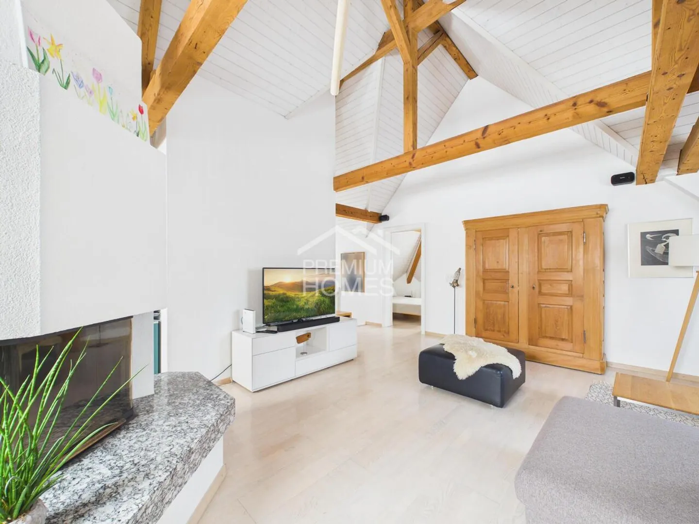 Vivere e Investire Insieme - Proprietà Doppia in Posizione Premium! - Foto 8 di 13