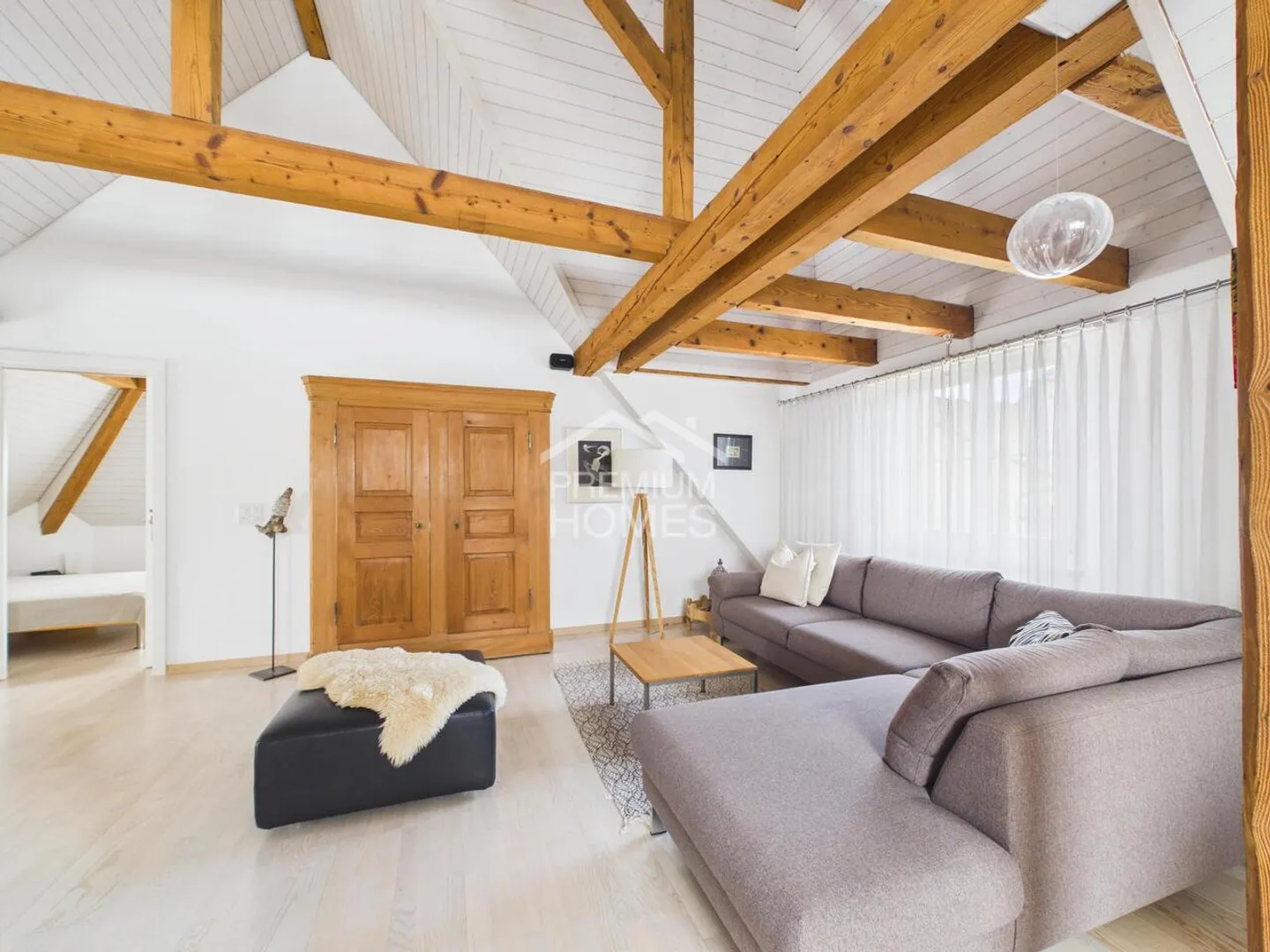 Vivere e Investire Insieme - Proprietà Doppia in Posizione Premium! - Foto 9 di 13