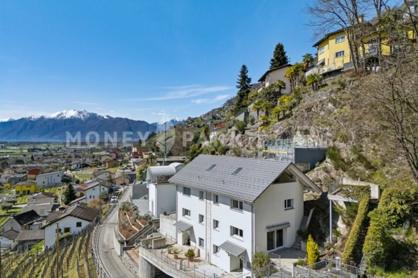 Charmante 5.5-Zimmer-Doppelhaushälfte / Splendida Casa Bifamiliare con 5.5 Locali - Foto 1 di 12