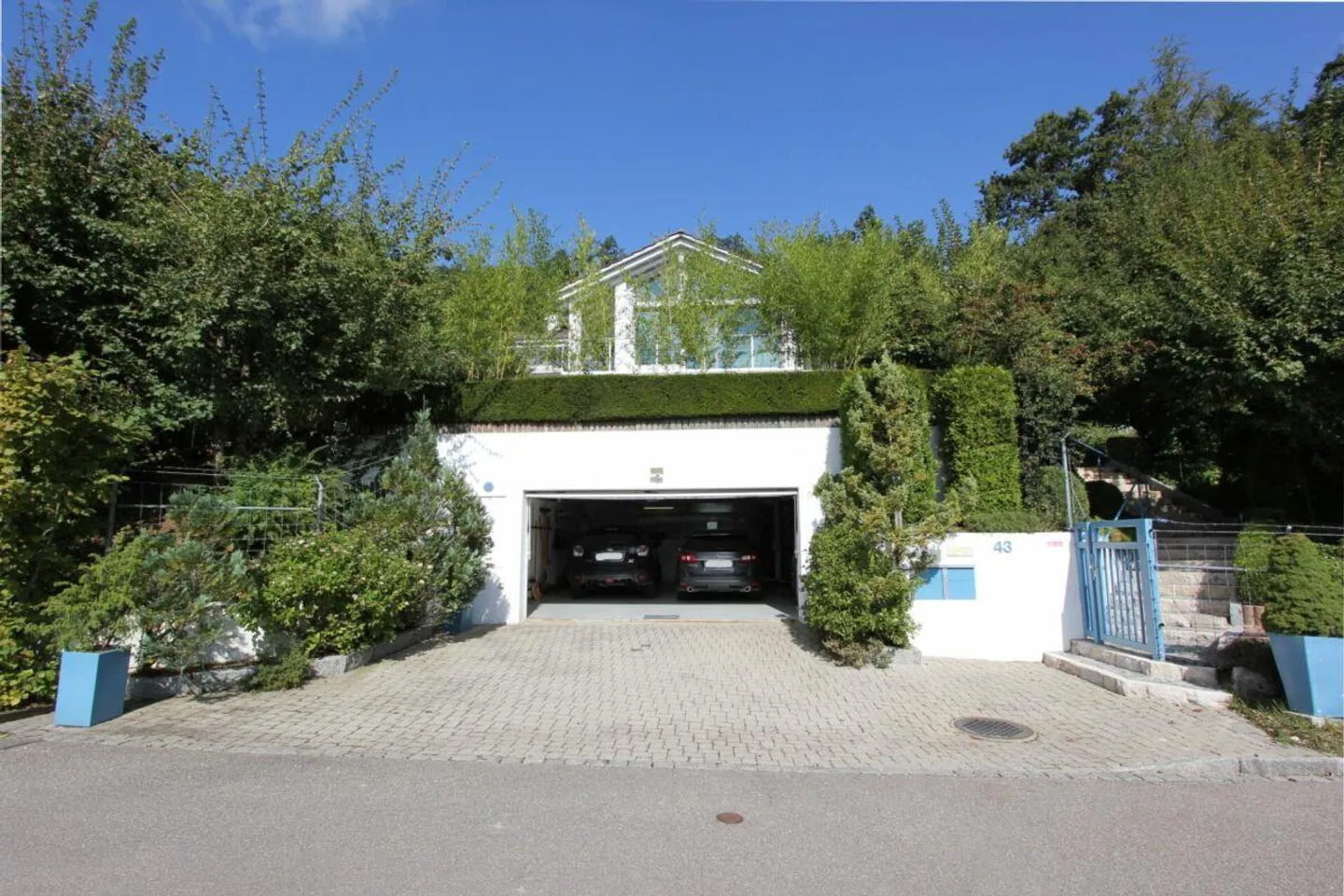 Ampia casa unifamiliare con ampio spazio esterno con posti a sedere, terrazza e grande giardino - Foto 12 di 13