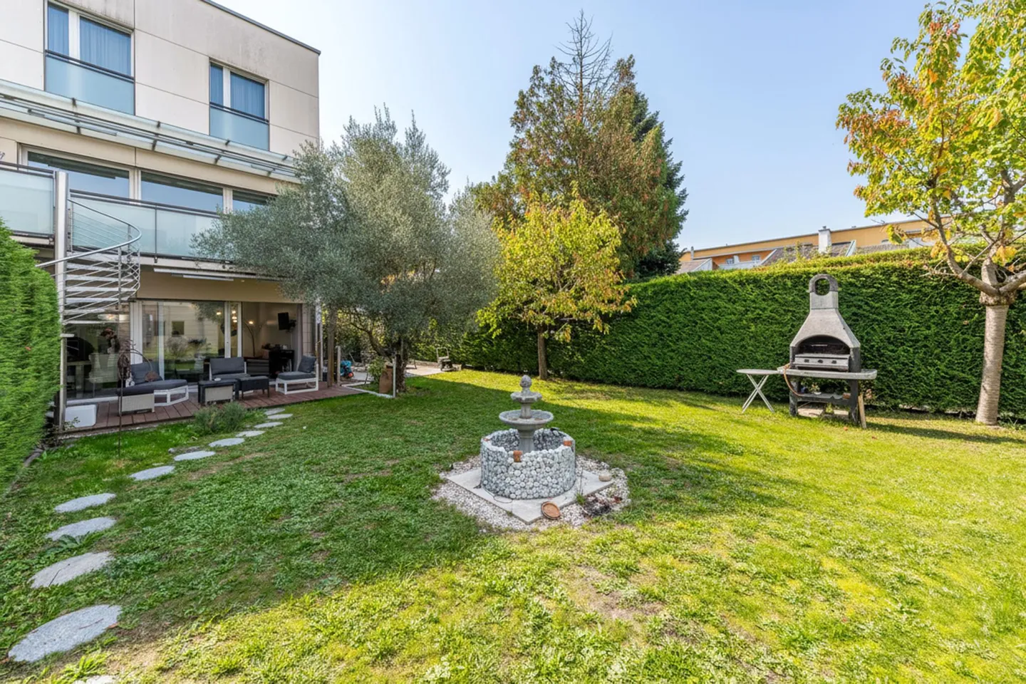 Helles Triplex mit Garten - Foto 7 von 7