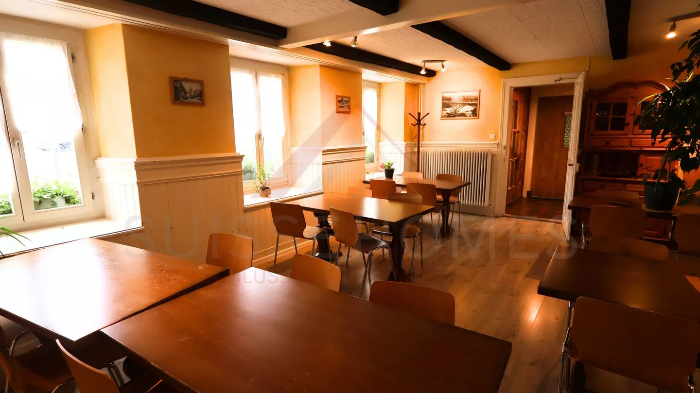 Attraktives Wohn- und Geschäftshaus mit Restaurant und Entwicklungsmöglichkeiten in Plaffeien - Photo 8 sur 26