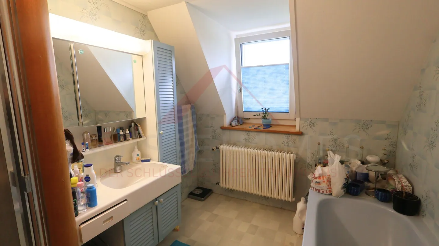Attraktives Wohn- und Geschäftshaus mit Restaurant und Entwicklungsmöglichkeiten in Plaffeien - Photo 24 sur 26