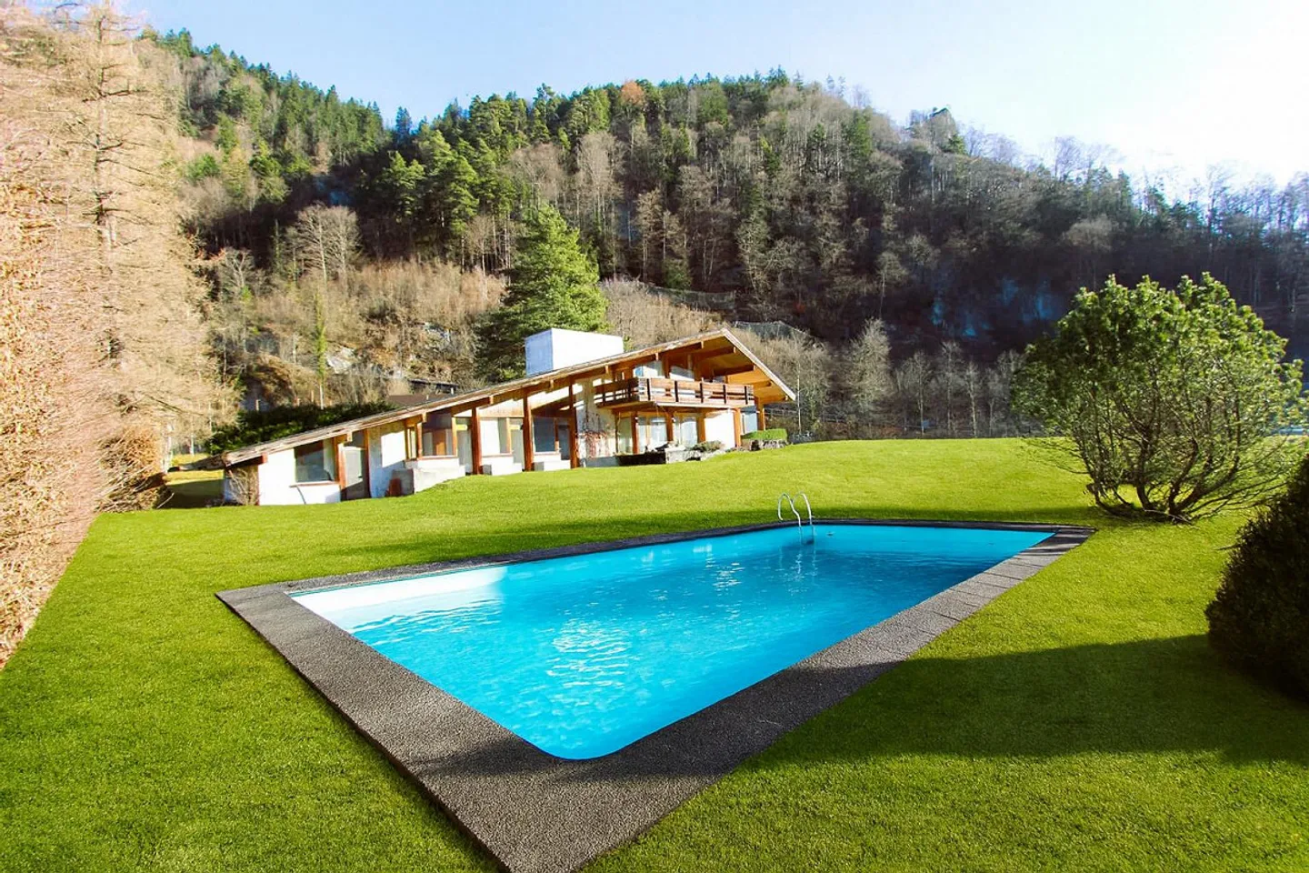 A Villa that Unites History and Art! - Photo 1 of 8