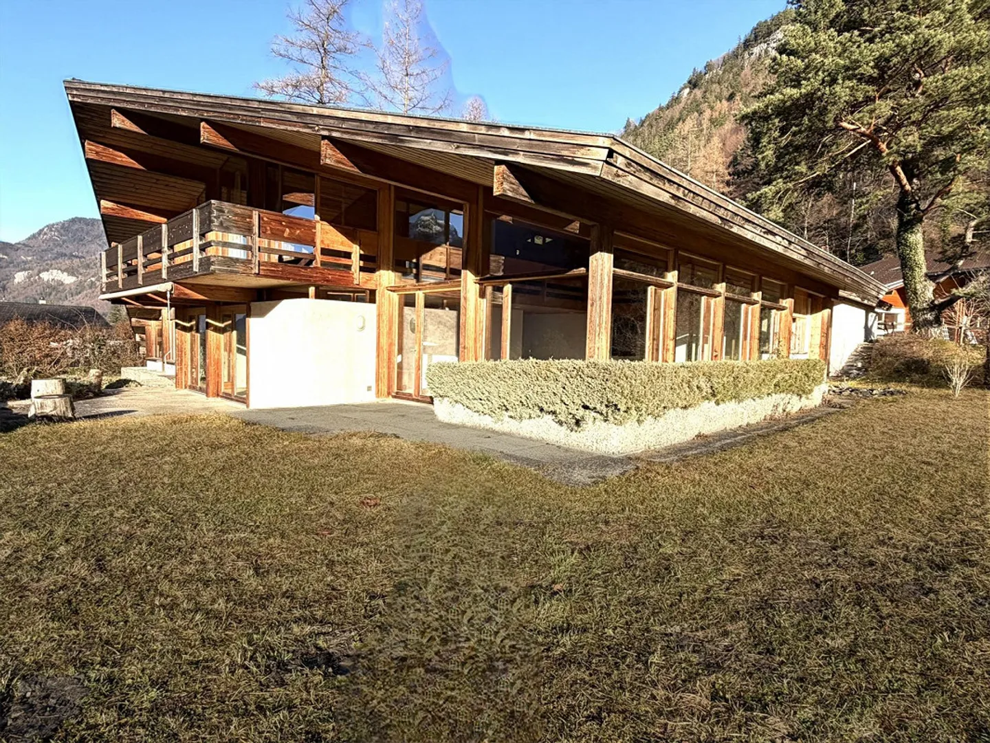 A Villa that Unites History and Art! - Photo 7 of 8