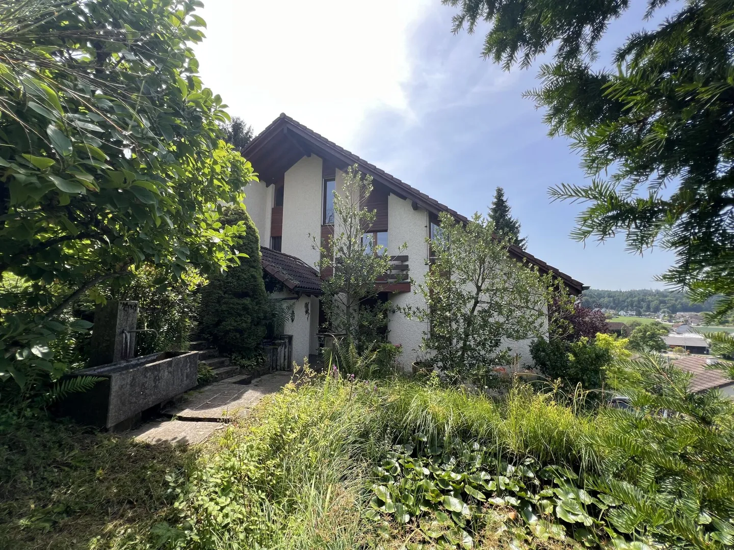 Charming Family Home with Garden - Photo 1 of 11