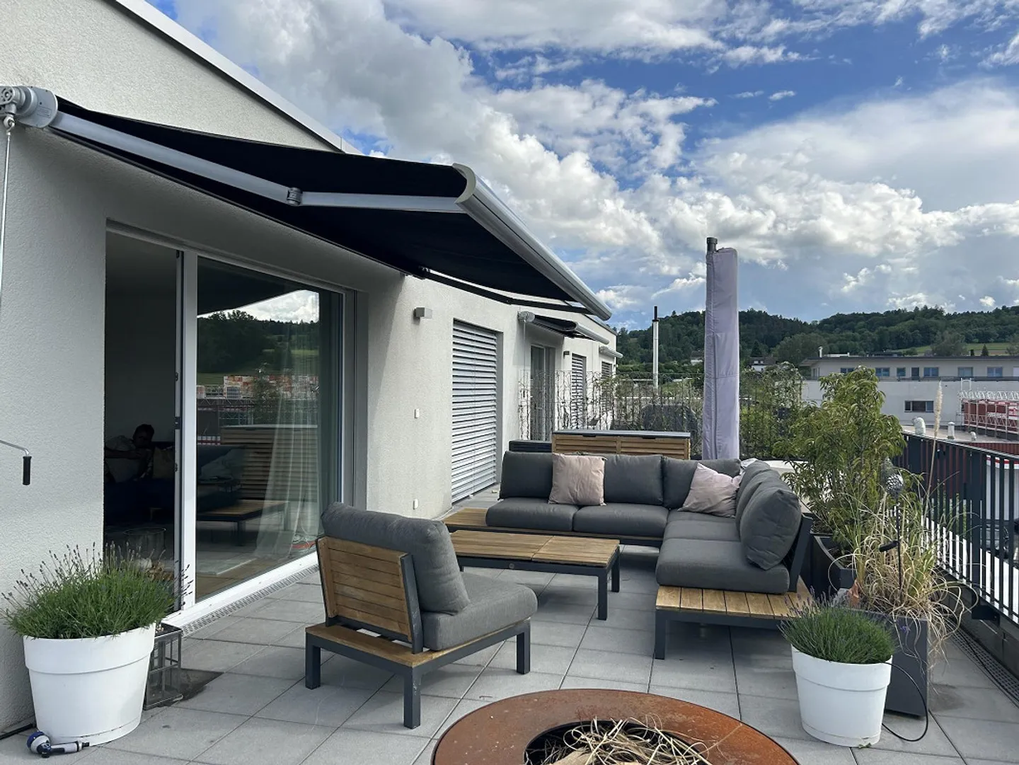 Exclusive Penthouse with Lake View - Photo 6 of 15