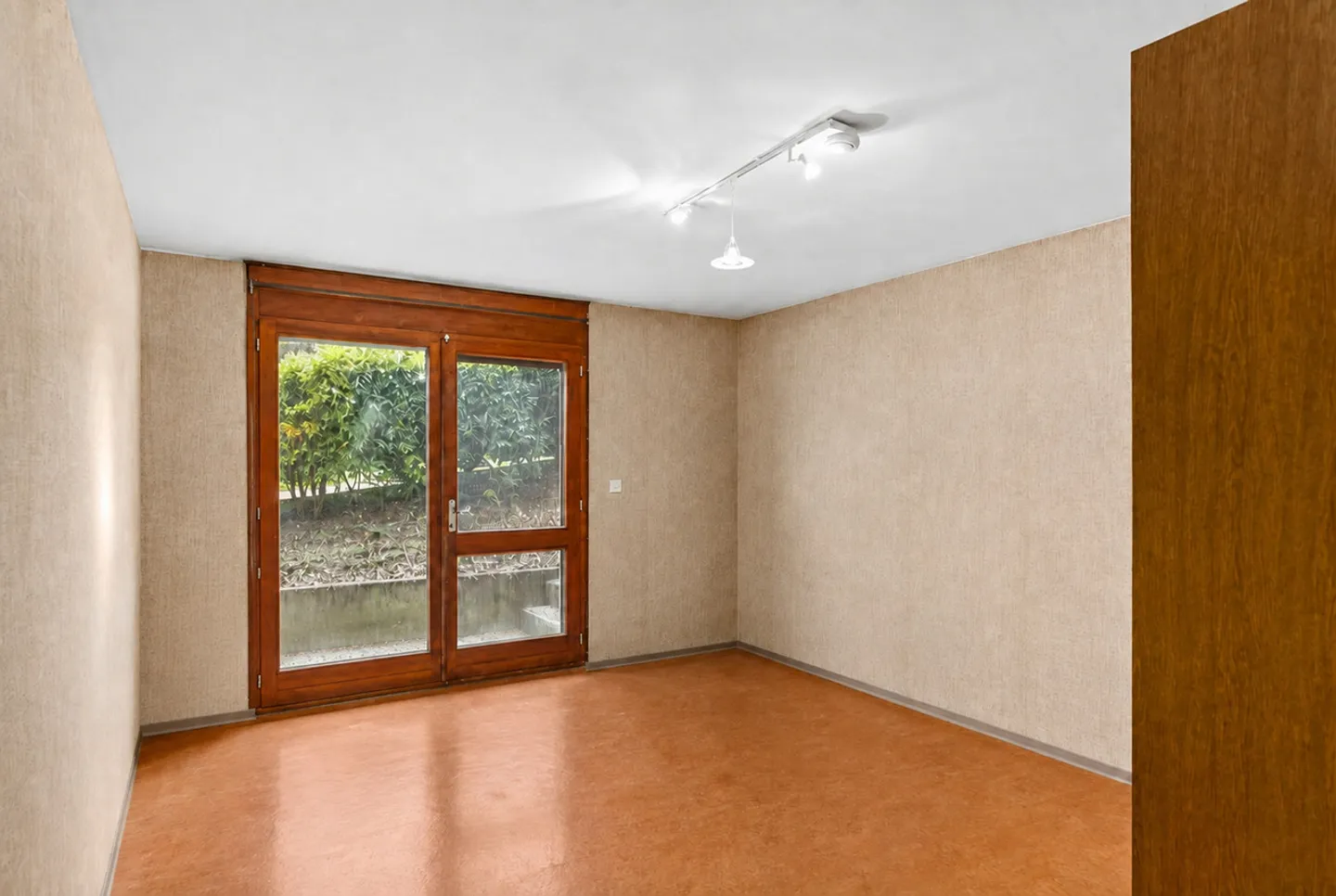 Seltene individuelle Villa mit unabhängigem Studio und großem Garten - Foto 14 von 18