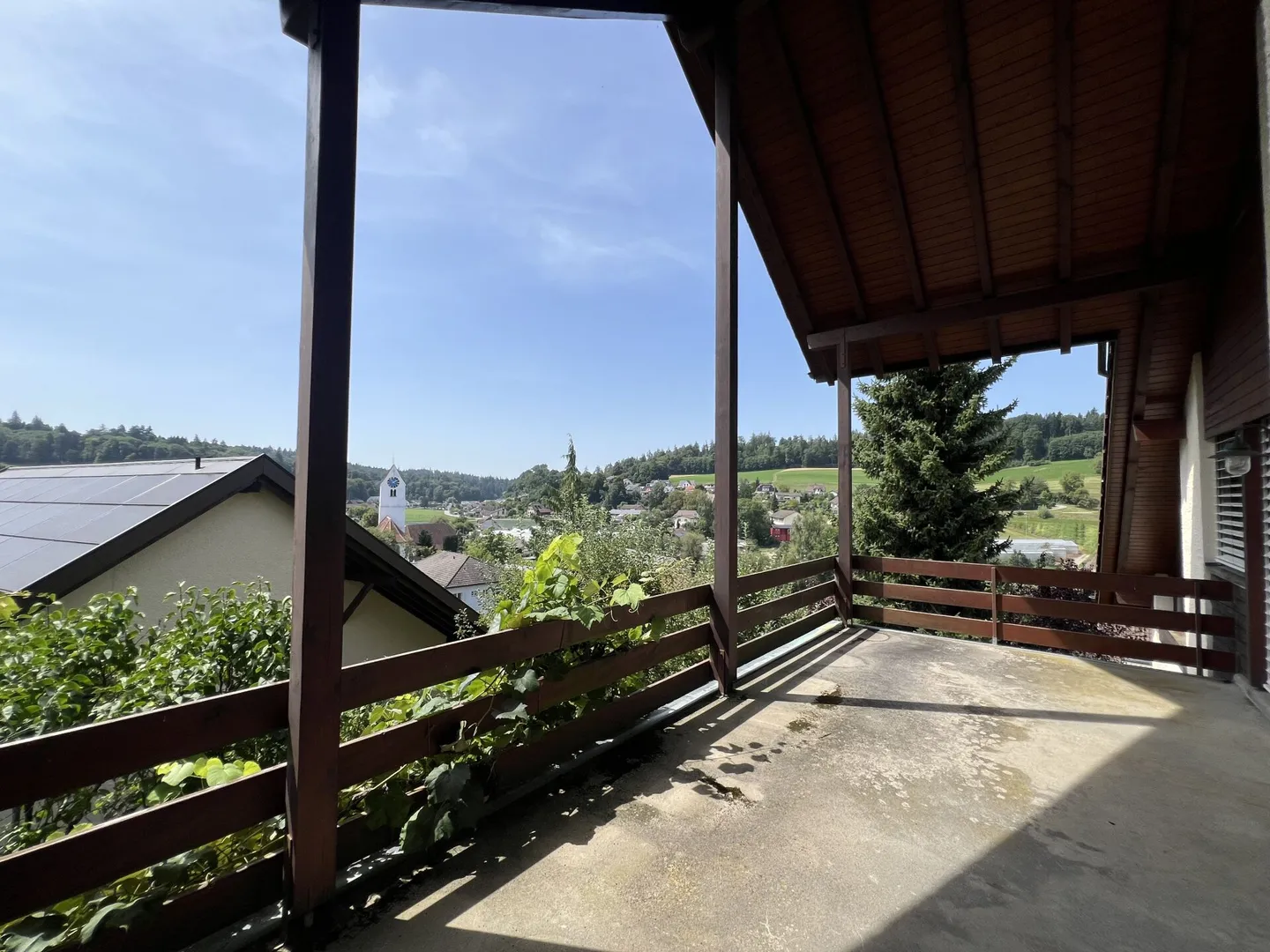 Charming Family Home with Garden - Photo 7 of 11