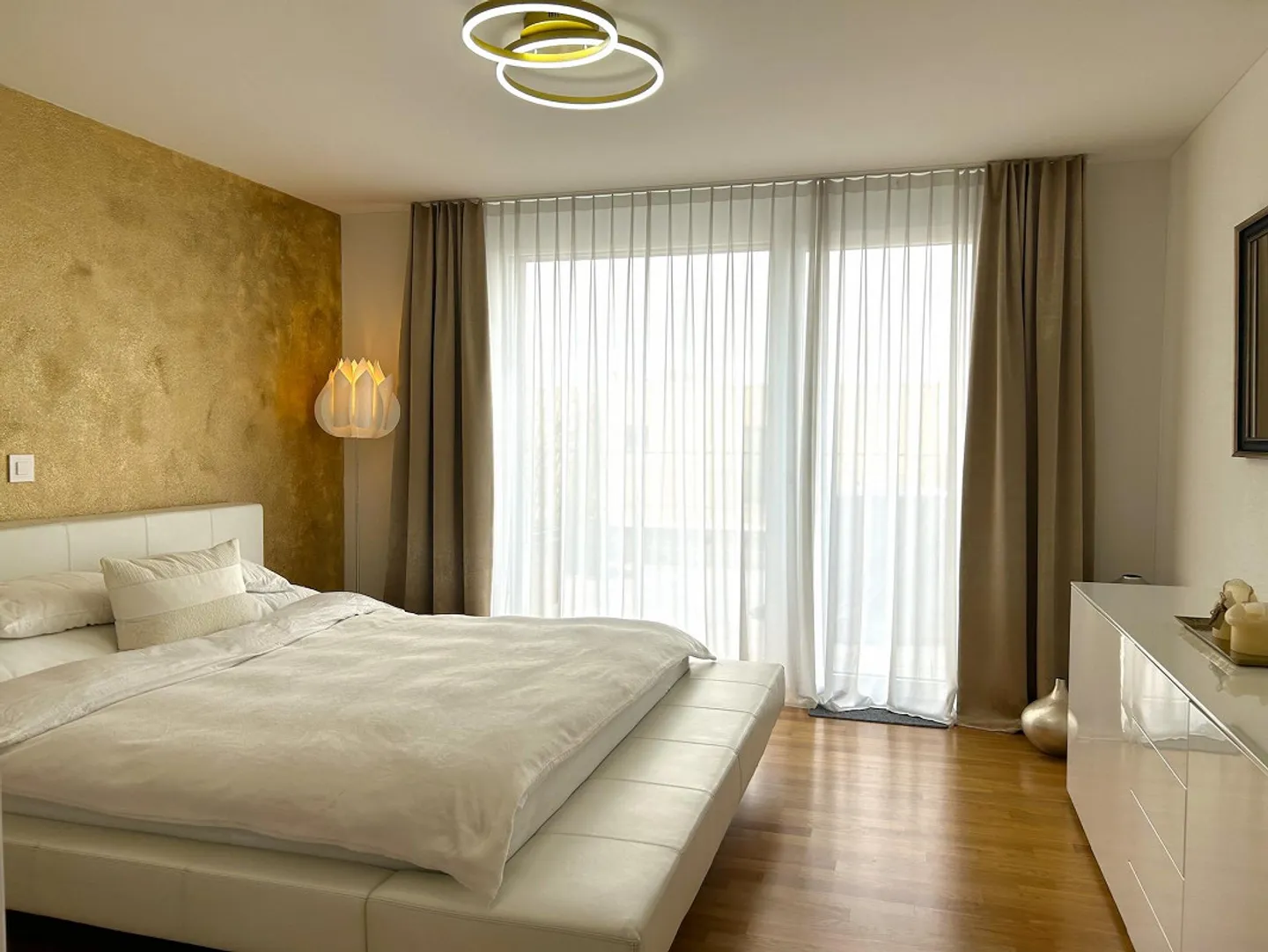 Exclusive Penthouse with Lake View - Photo 11 of 15