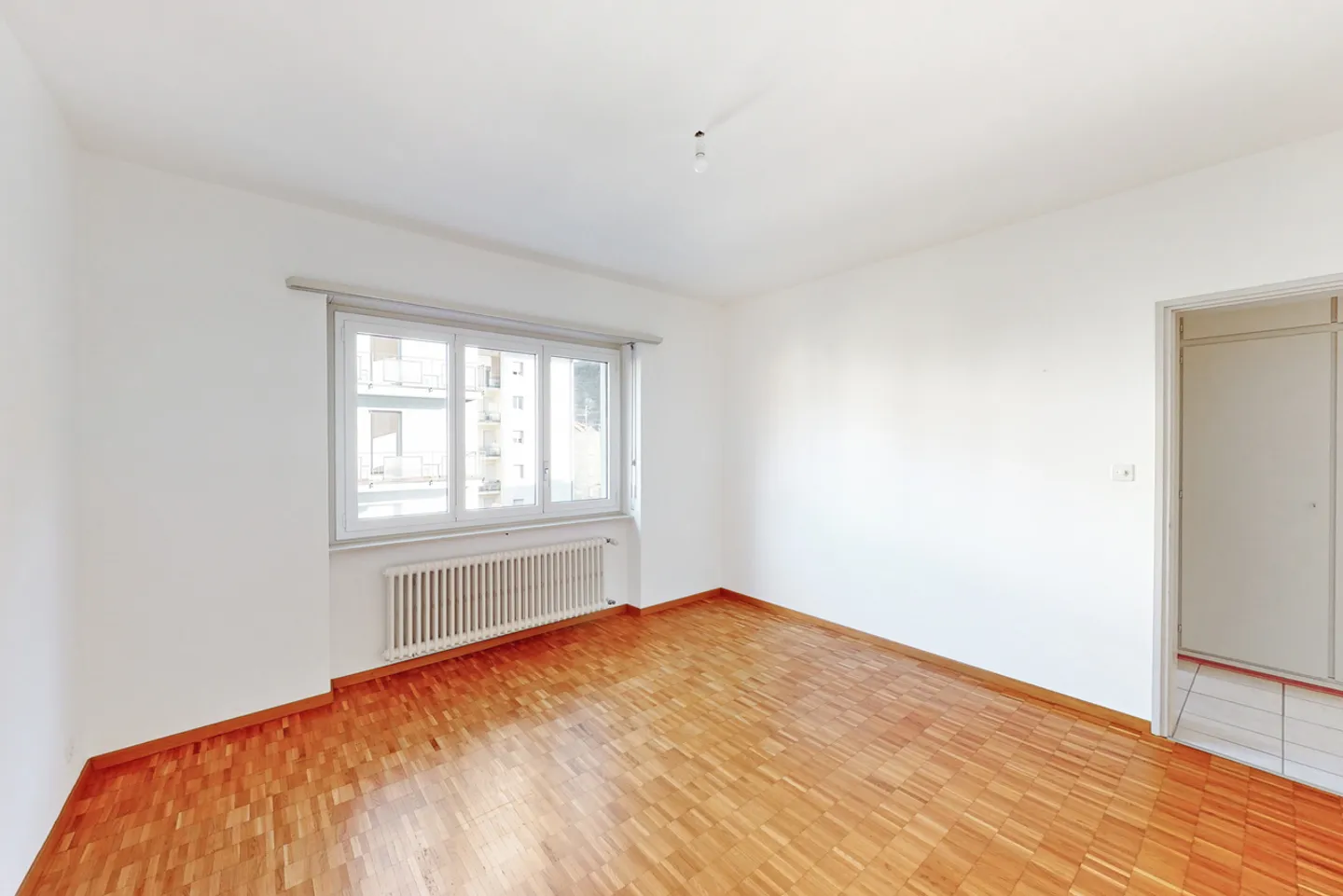 Bellinzona is waiting for you: discover your new home - Photo 7 of 9