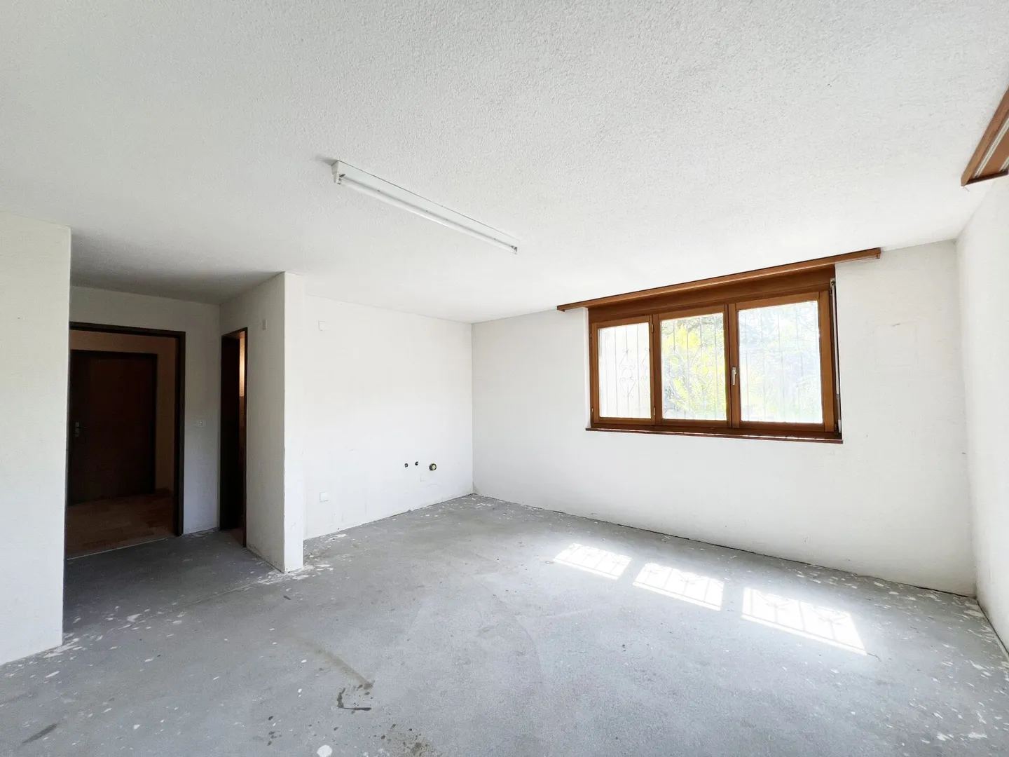 Charming Family Home with Garden - Photo 9 of 11