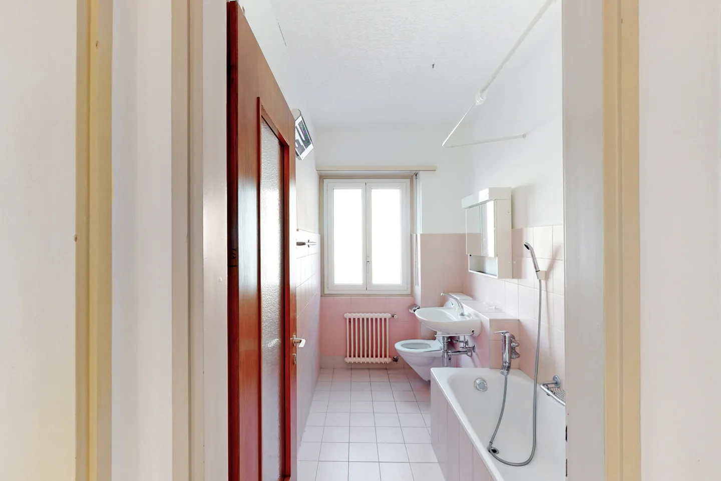 Bellinzona is waiting for you: discover your new home - Photo 8 of 9