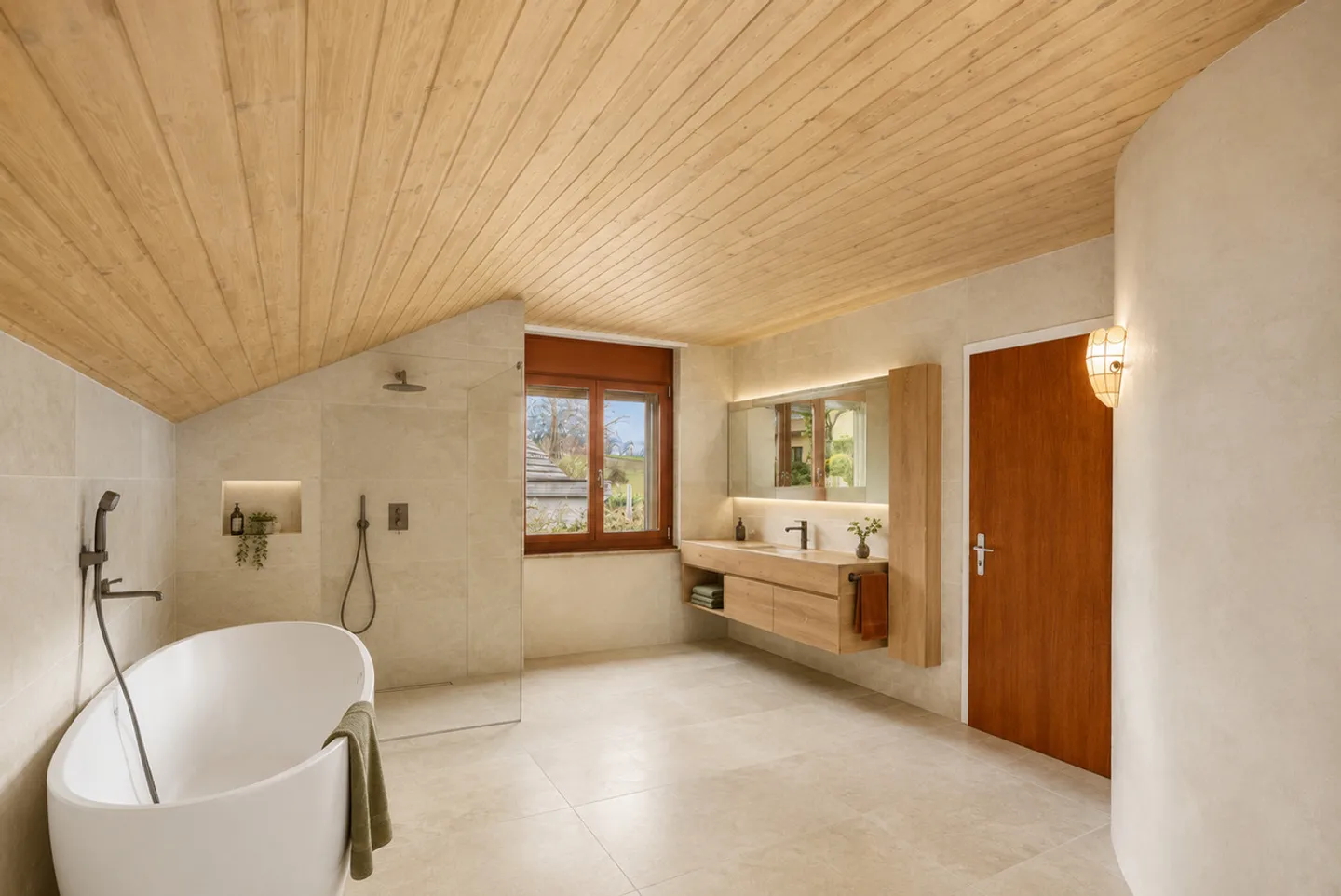 Seltene individuelle Villa mit unabhängigem Studio und großem Garten - Foto 8 von 18
