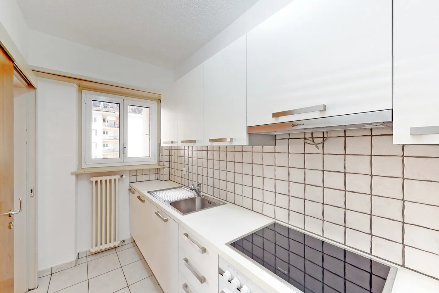 Bellinzona is waiting for you: discover your new home - Photo 3 of 9