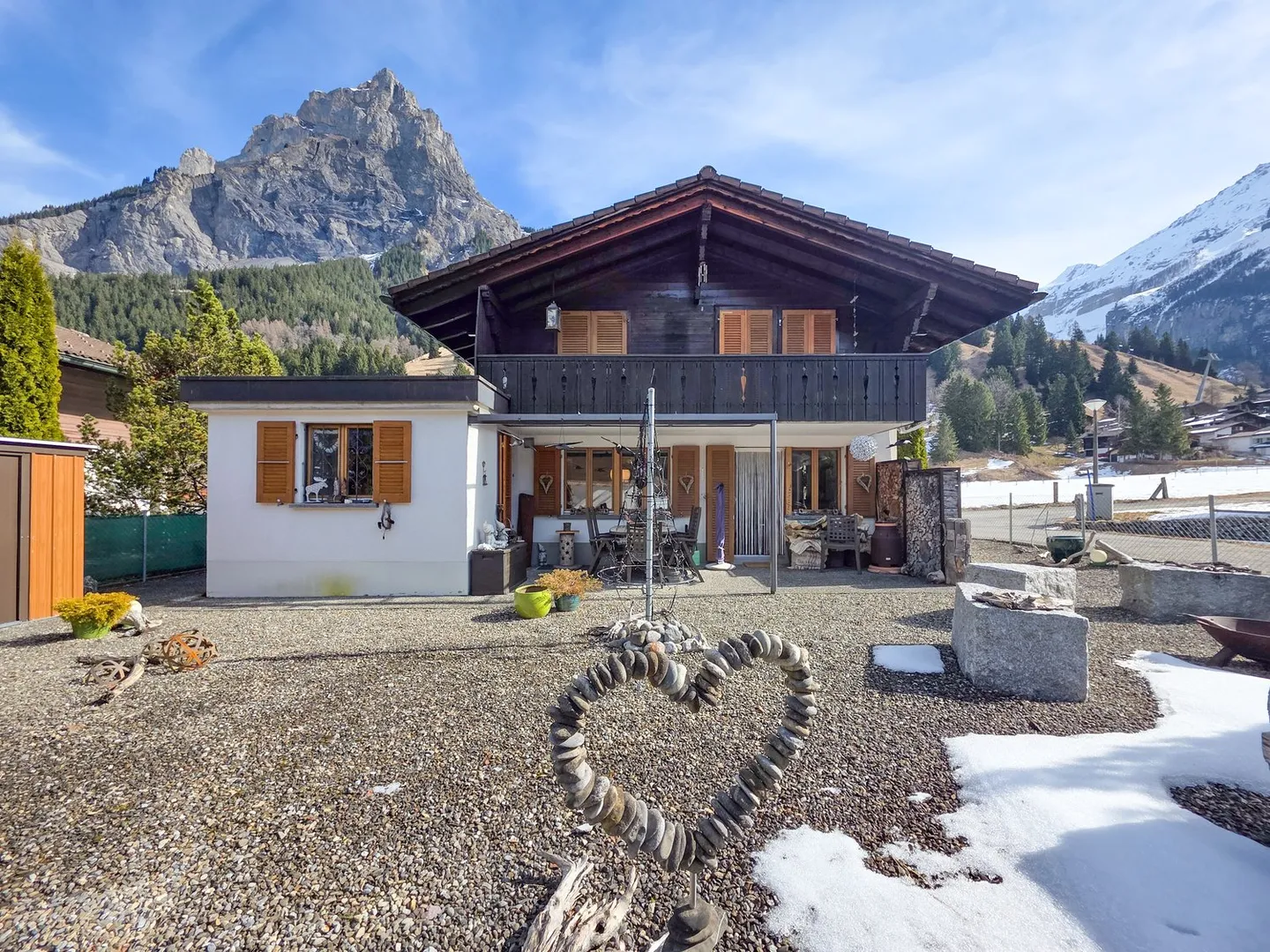 Charmantes 4-Zimmer-Chalet in ruhiger Lage von Kandersteg - Photo 1 of 40