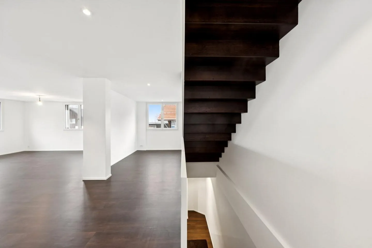 Una casa straordinaria con molto spazio per vivere - Foto 3 di 13