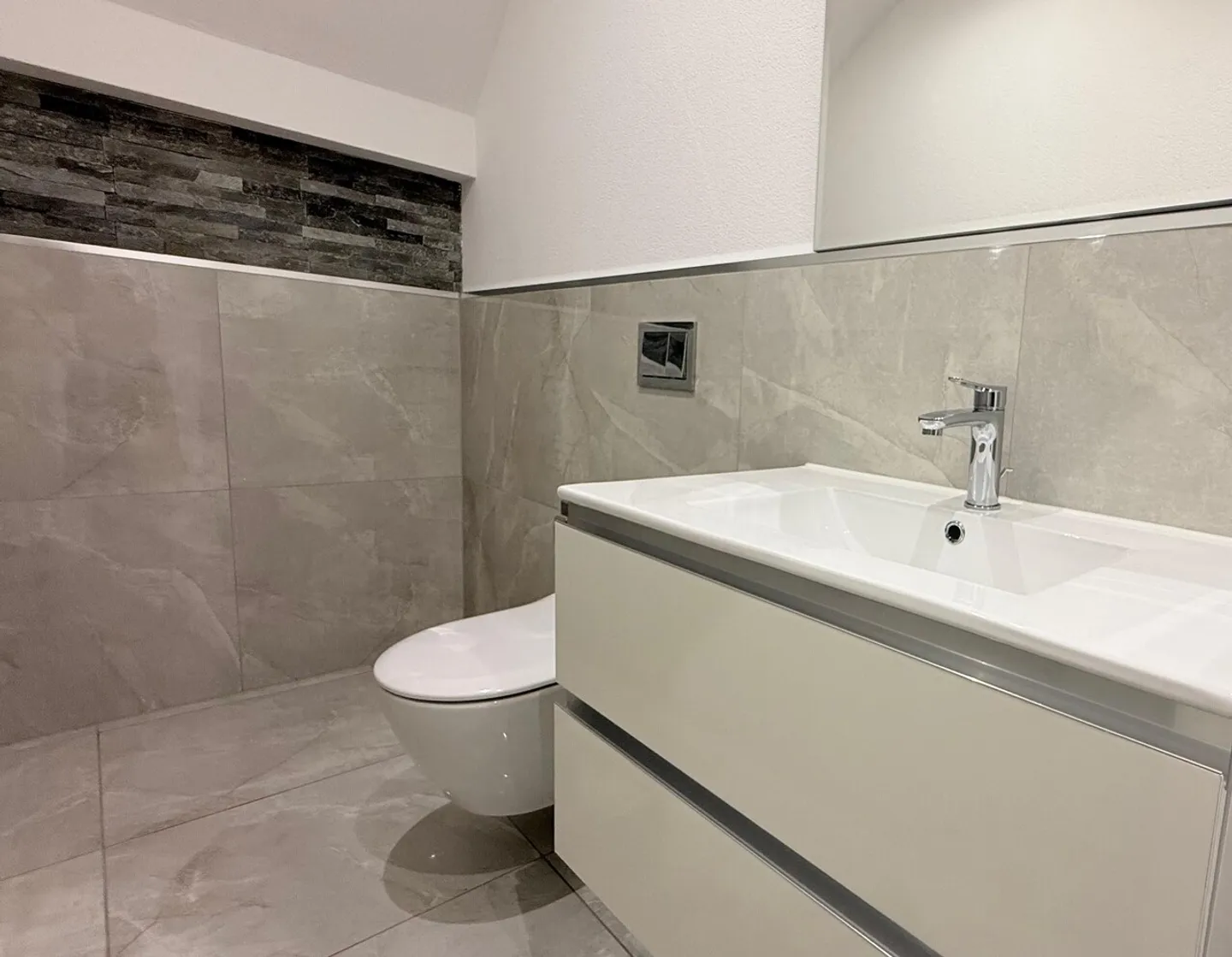 Elegant 4.5-room apartment with stunning lake view in Capolago - Photo 12 of 13