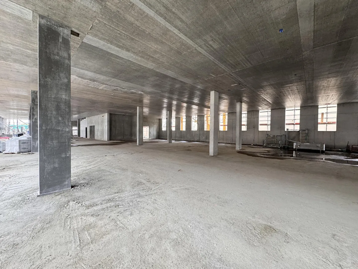 Top Location Staufen: Modern Sales Area (from 378 m²) on the Ground Floor - Photo 2 of 8