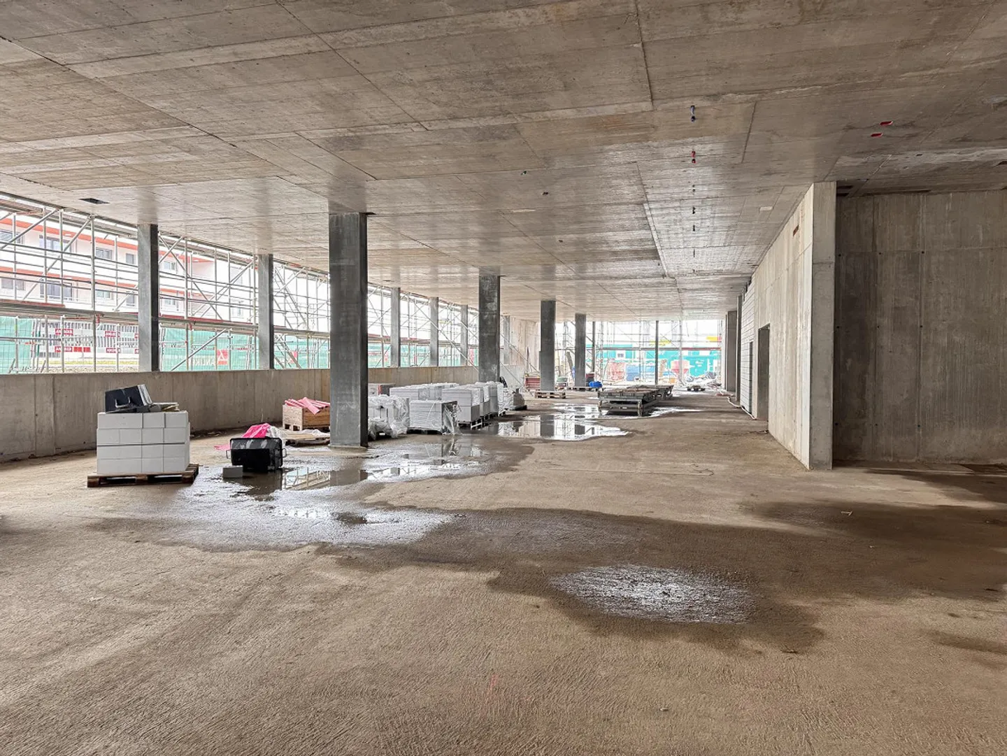 Top Location Staufen: Modern Sales Area (from 378 m²) on the Ground Floor - Photo 3 of 8