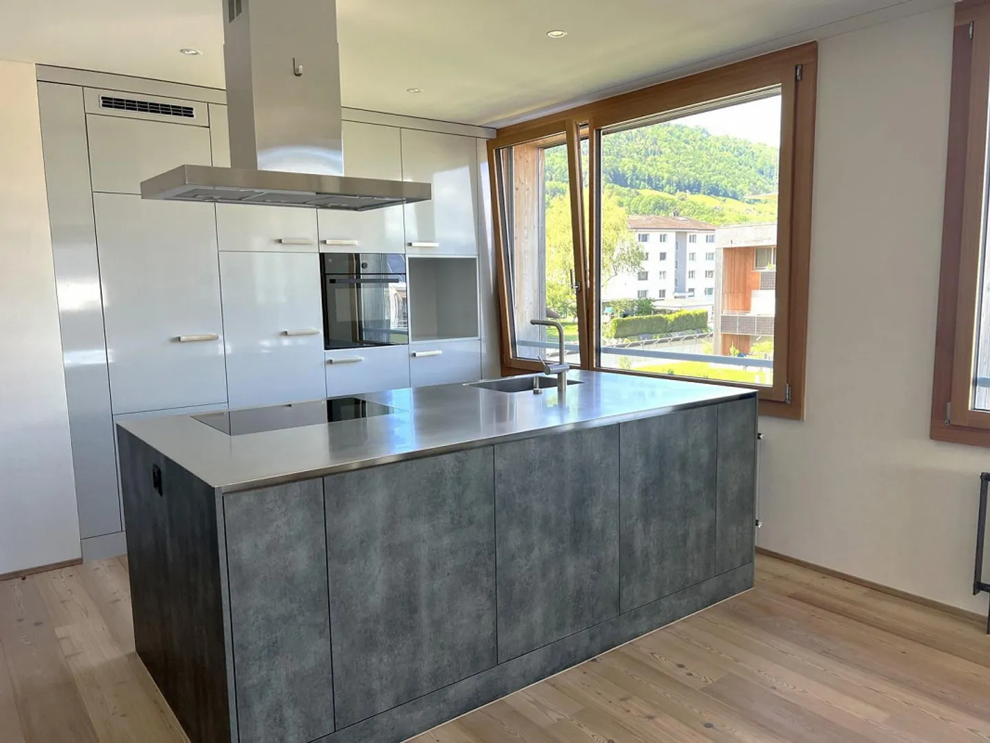 Appartamento attraente di 2,5 stanze nel Solarhaus I - Foto 1 di 7