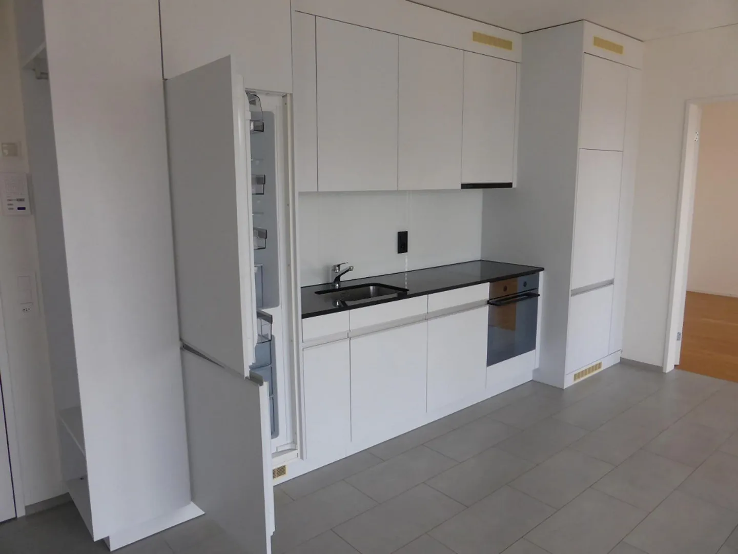 Appartement lumineux de 2,5 pièces au 3ème étage - Photo 2 sur 9
