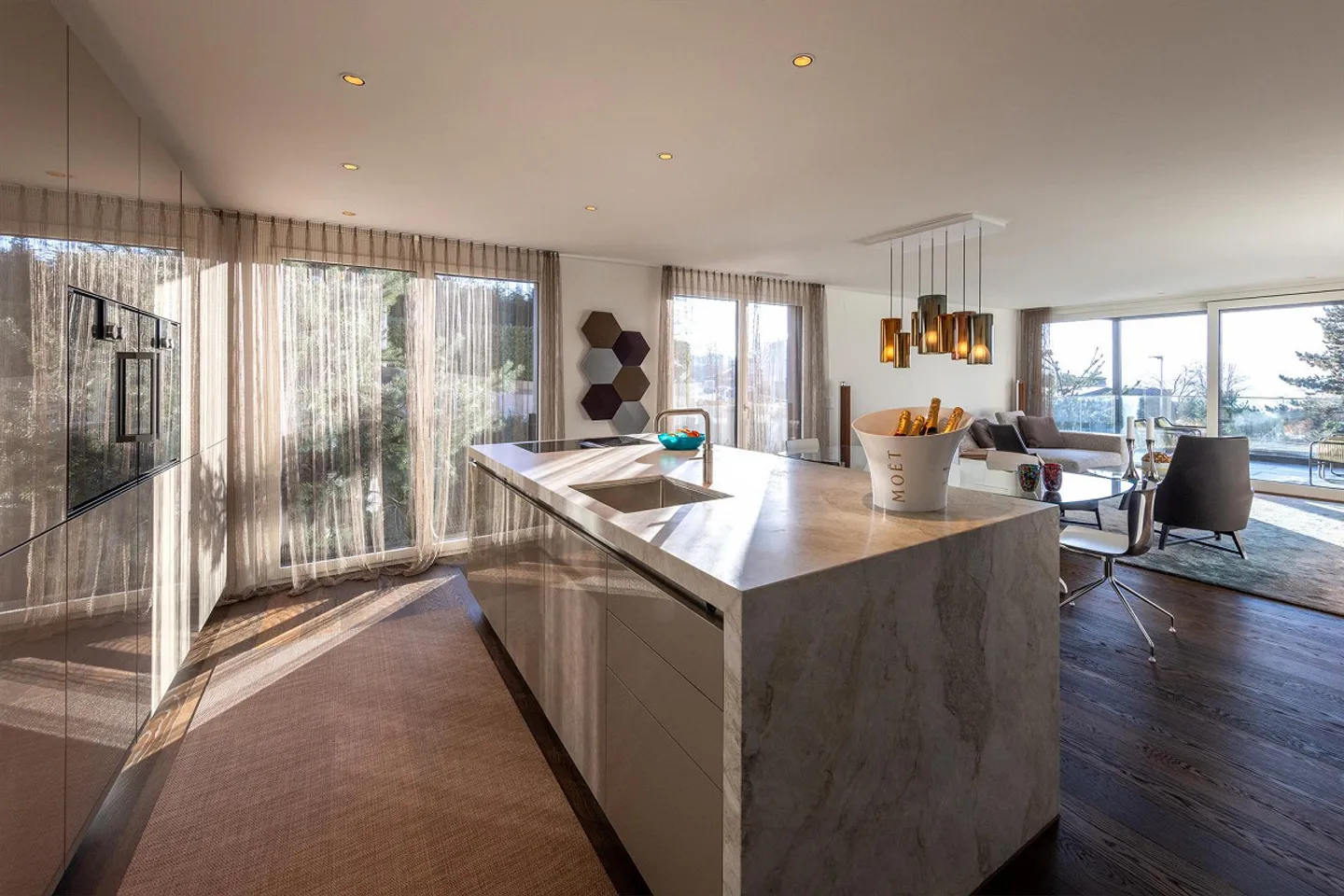 Residenza di Classe con Piano Spa e Terrazza sul Tetto - Foto 1 di 7